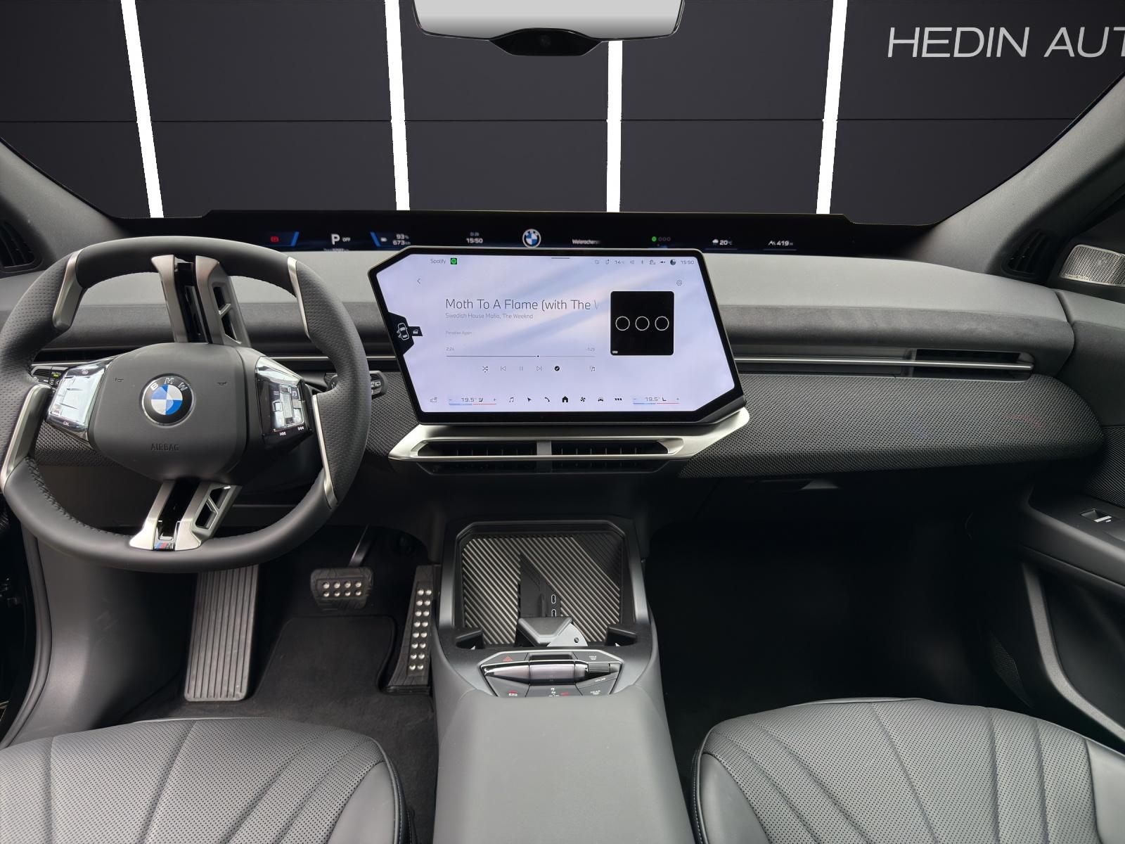 BMW iX3 xDrive50-image-18