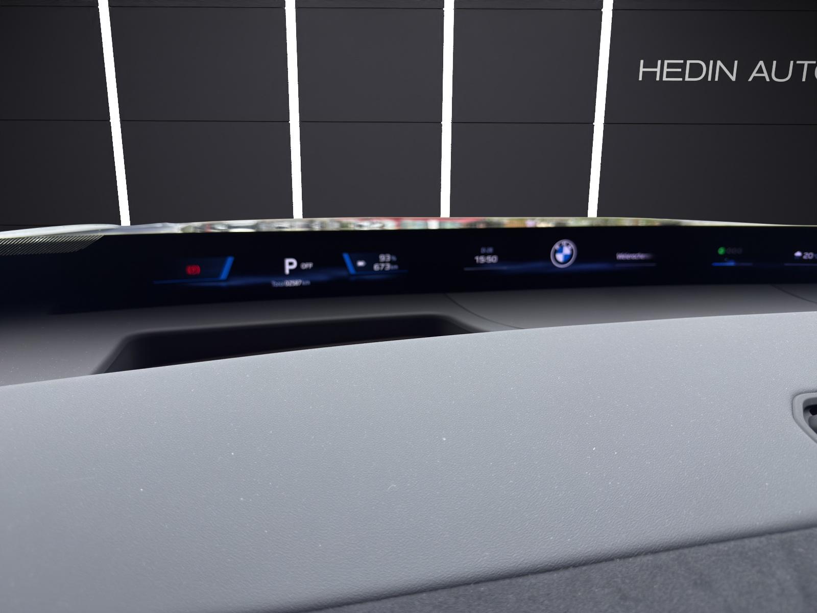 BMW iX3 xDrive50-image-17