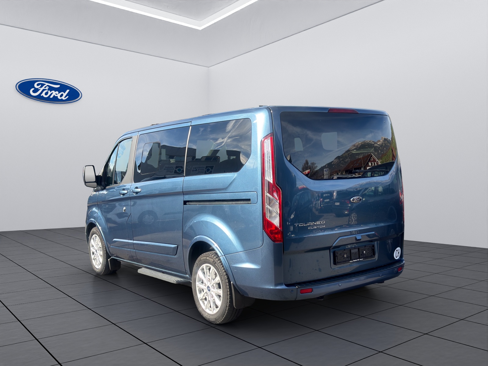 FORD Tourneo C Bus 320 L1 2.0 TDCi 185 Titanium-image-6