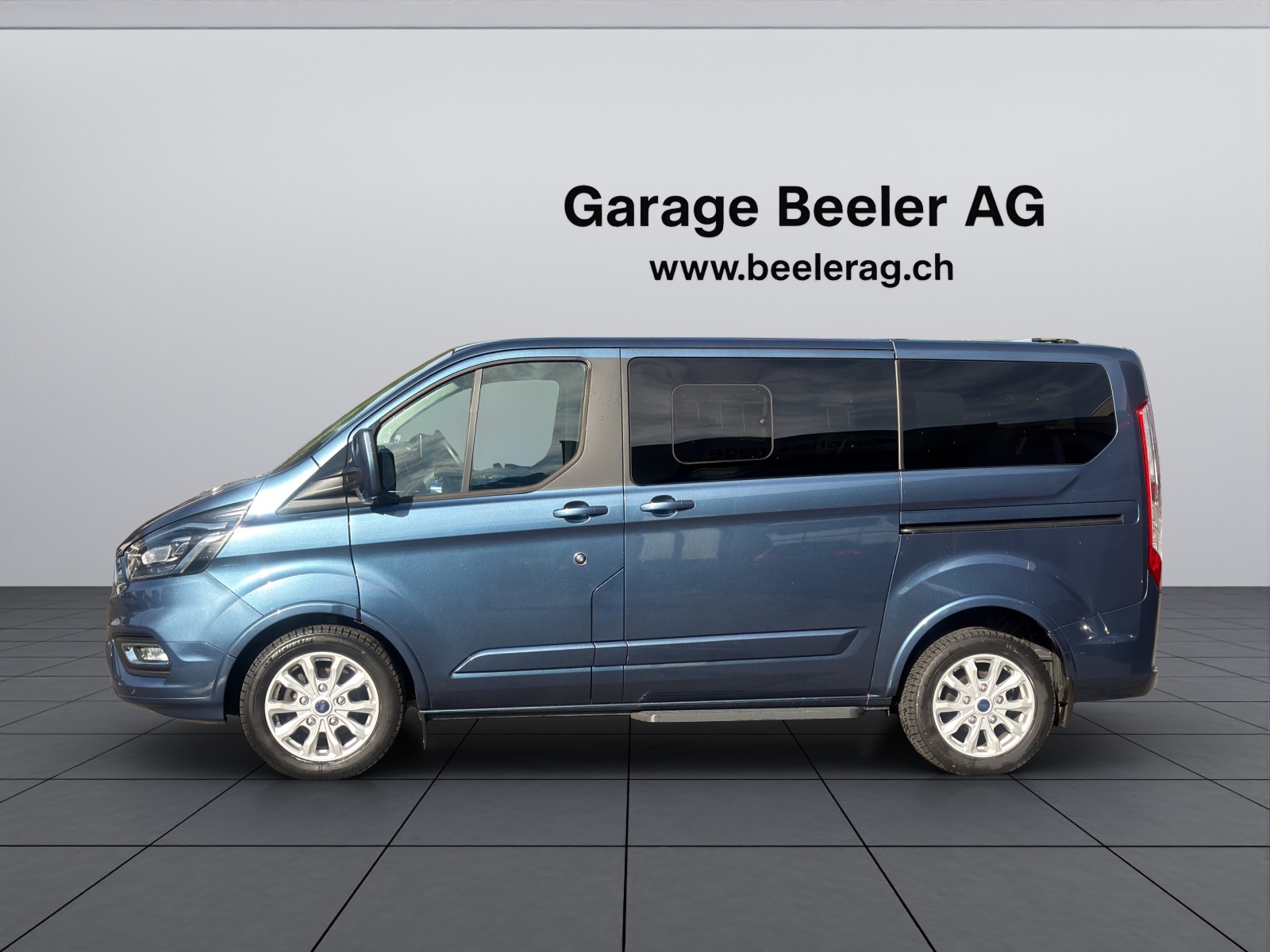 FORD Tourneo C Bus 320 L1 2.0 TDCi 185 Titanium-image-7