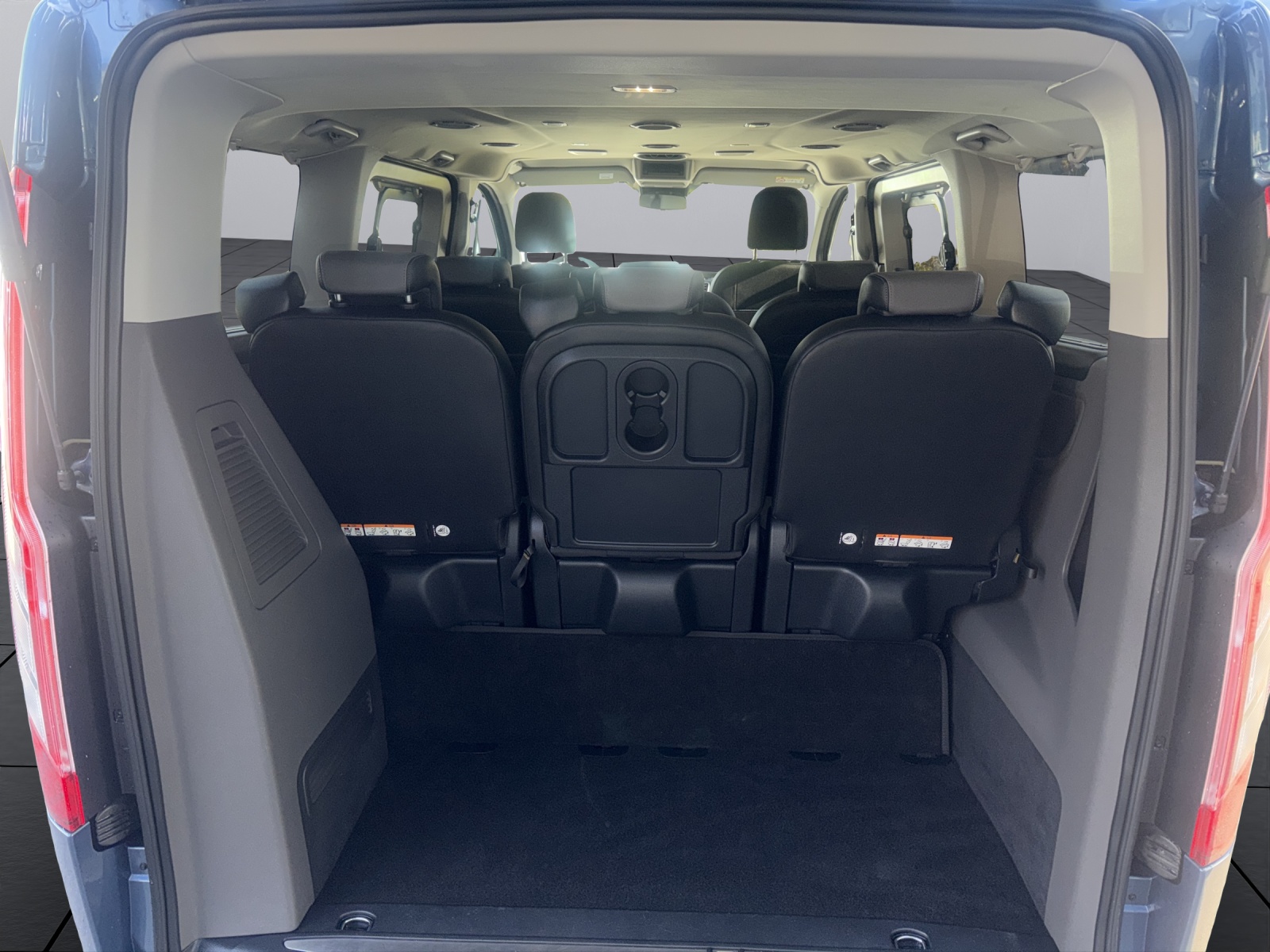 FORD Tourneo C Bus 320 L1 2.0 TDCi 185 Titanium-image-15