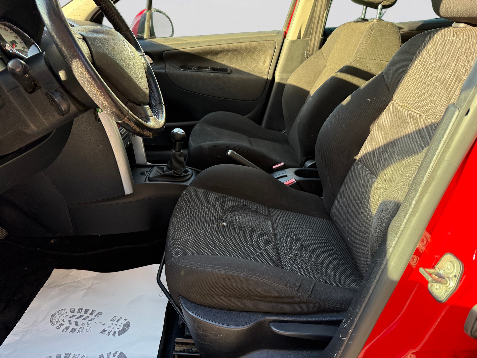 PEUGEOT 207 SW 1.6 16V Sport-image-11