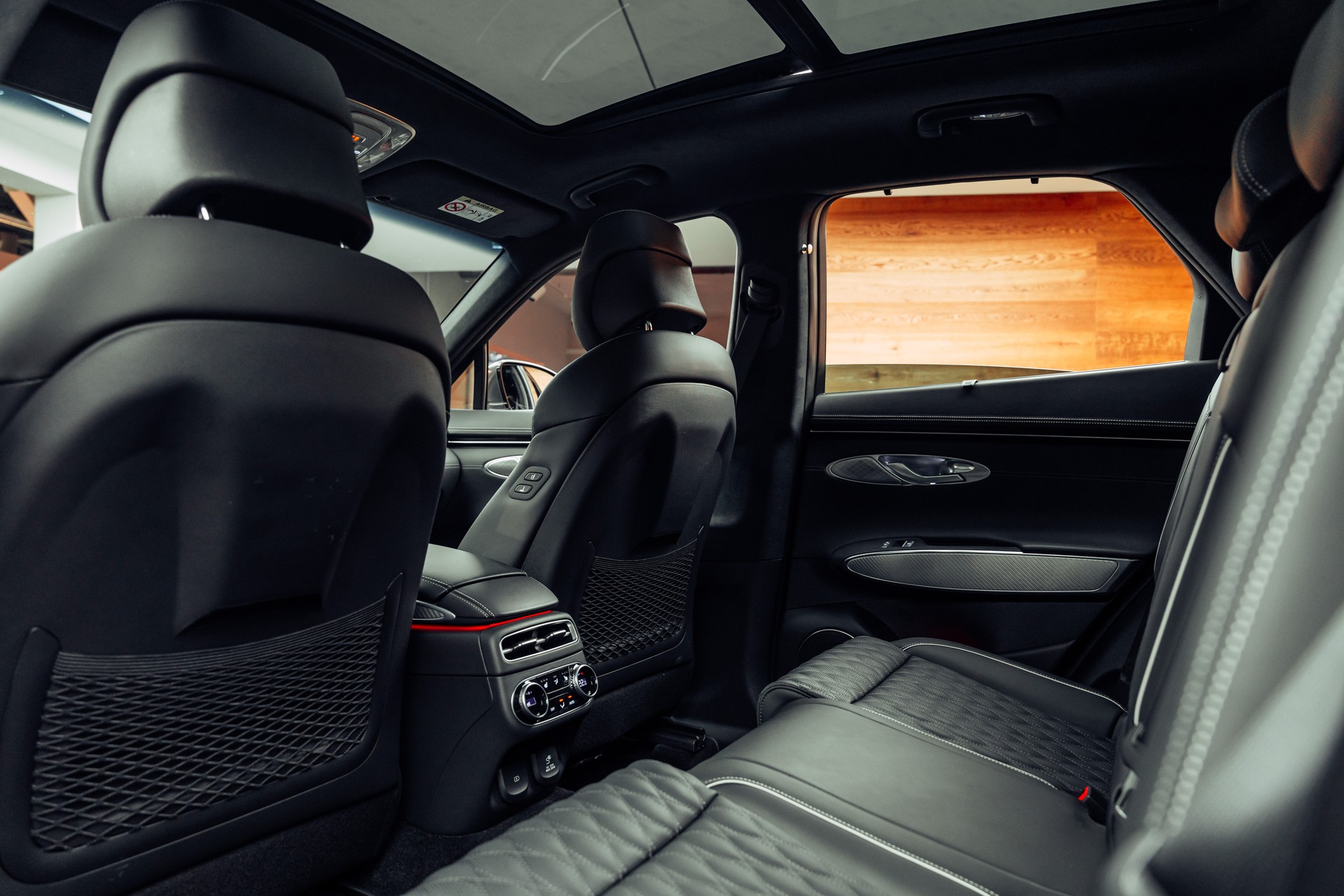 GENESIS GV70 2.5 TGDI Sport AT8 AWD-image-8