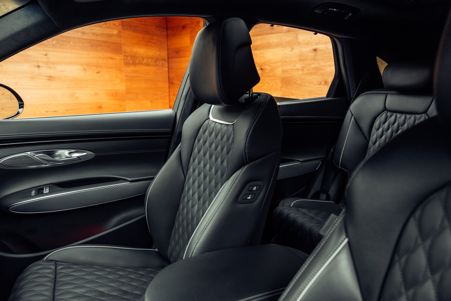 GENESIS GV70 2.5 TGDI Sport AT8 AWD-image-6