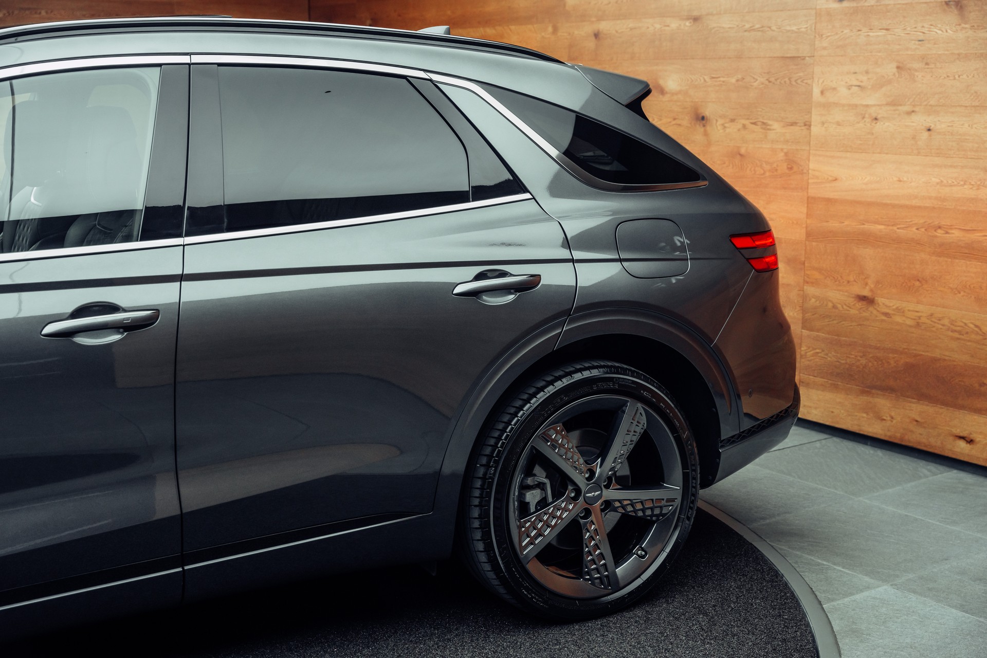 GENESIS GV70 2.5 TGDI Sport AT8 AWD-image-18