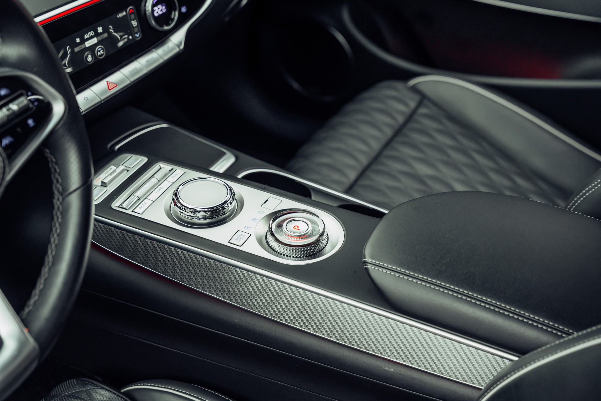 GENESIS GV70 2.5 TGDI Sport AT8 AWD-image-11