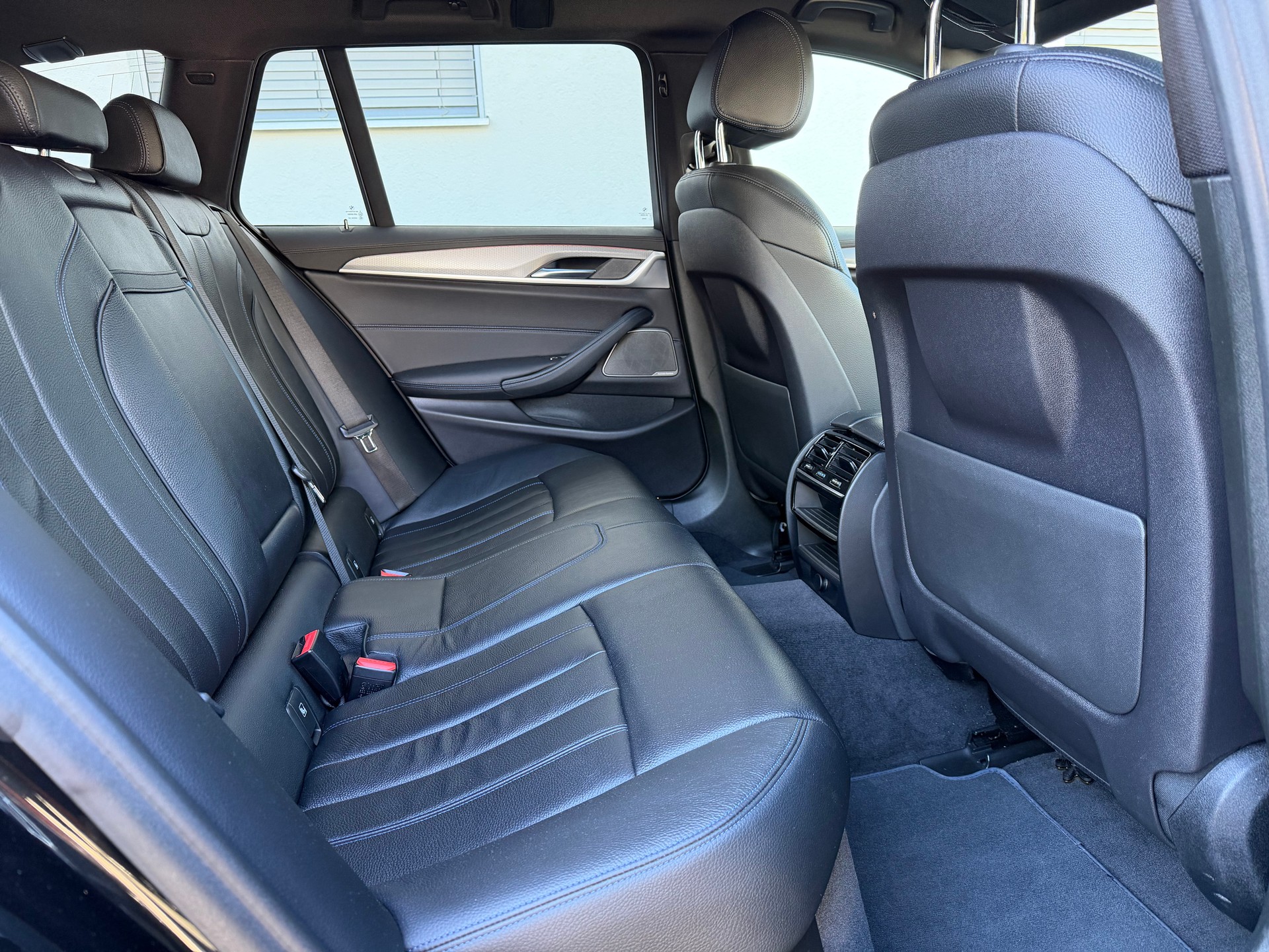 BMW 520d xDrive Touring Steptronic-image-17