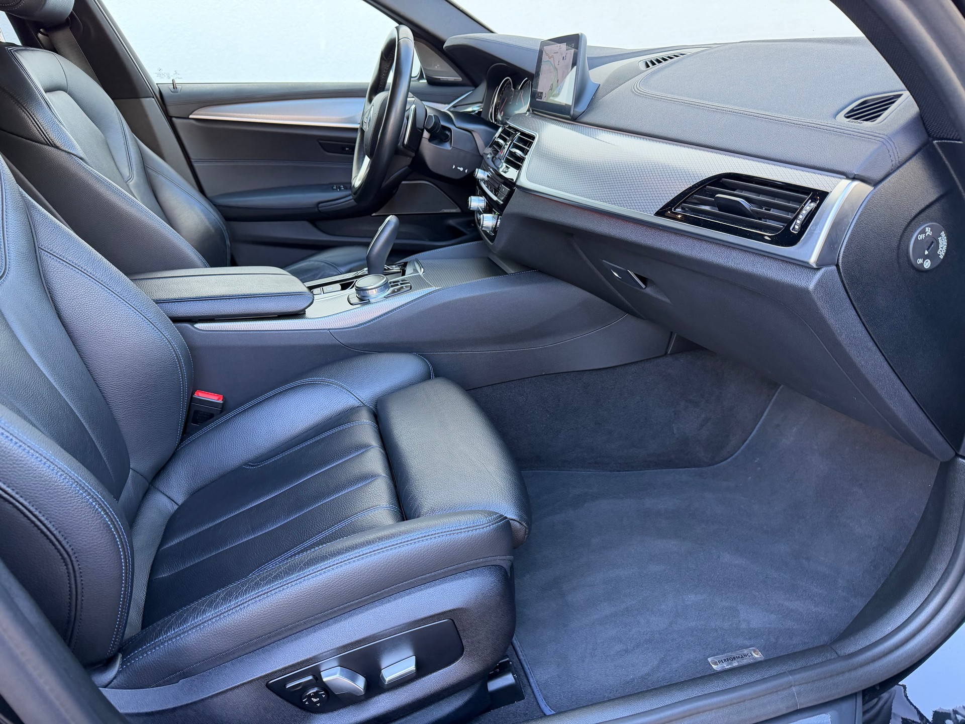 BMW 520d xDrive Touring Steptronic-image-15