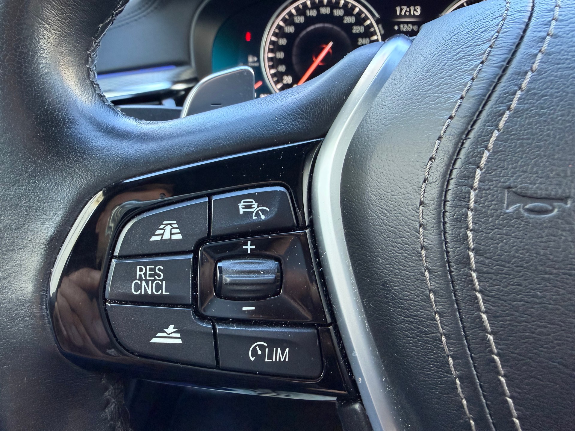BMW 520d xDrive Touring Steptronic-image-20