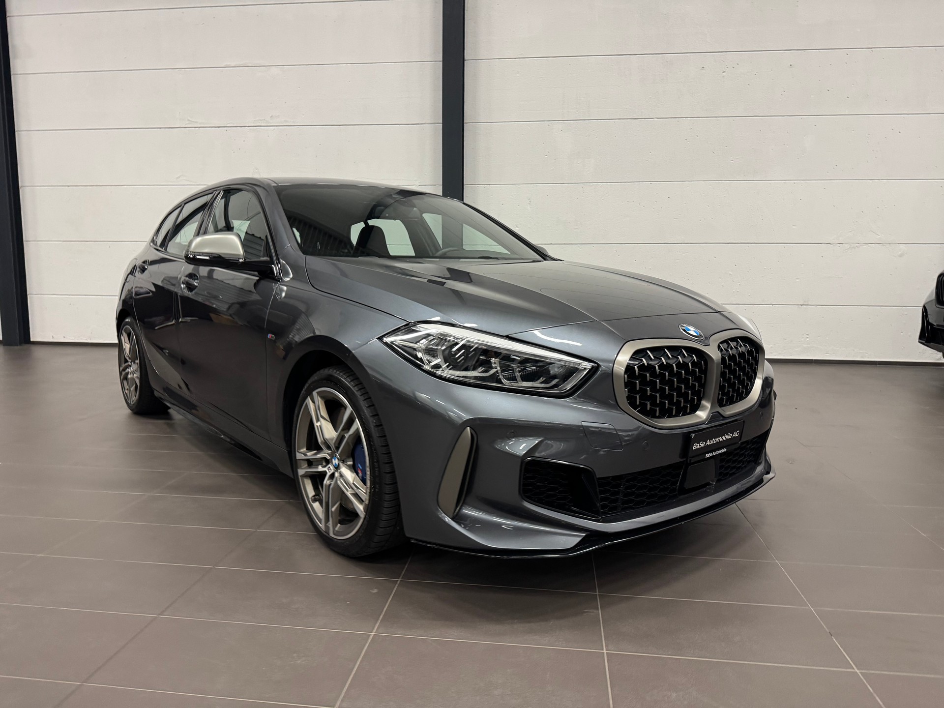 BMW M135i xDrive Steptronic-image-1