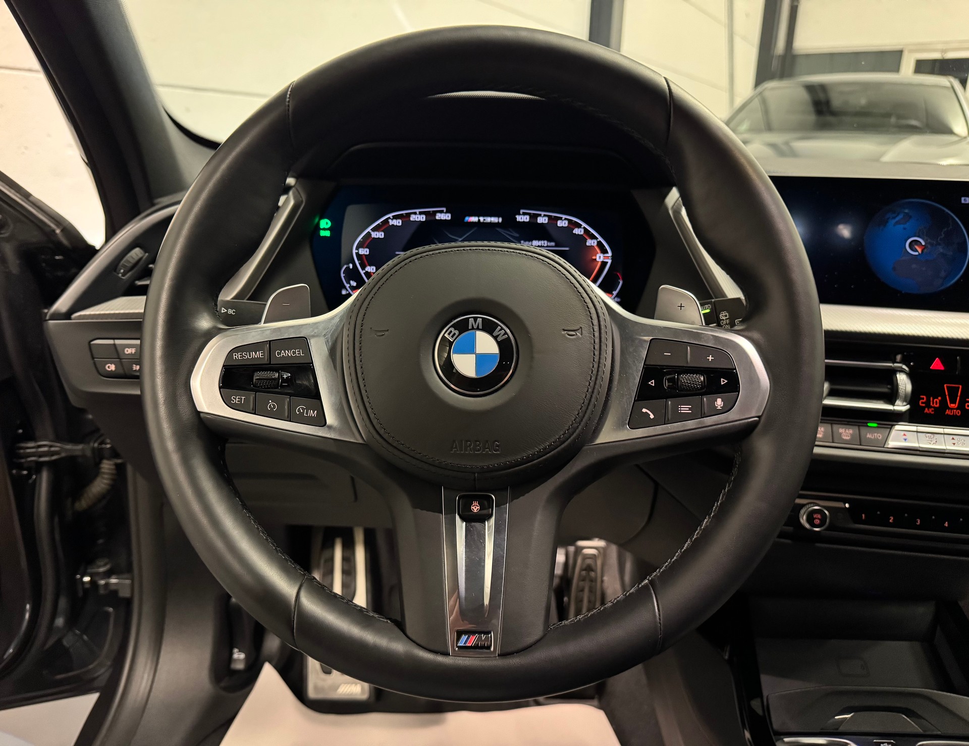 BMW M135i xDrive Steptronic-image-24