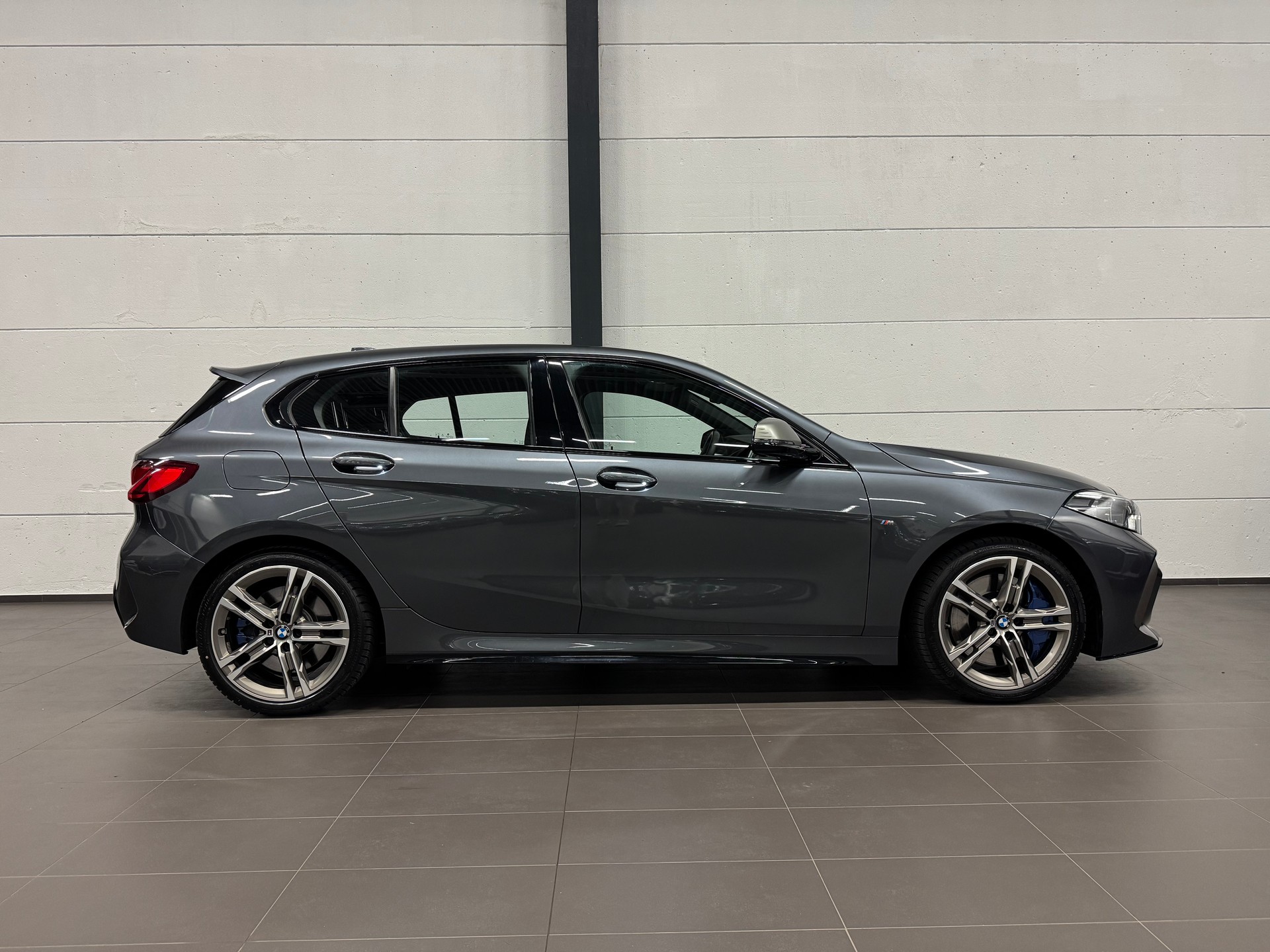 BMW M135i xDrive Steptronic-image-9