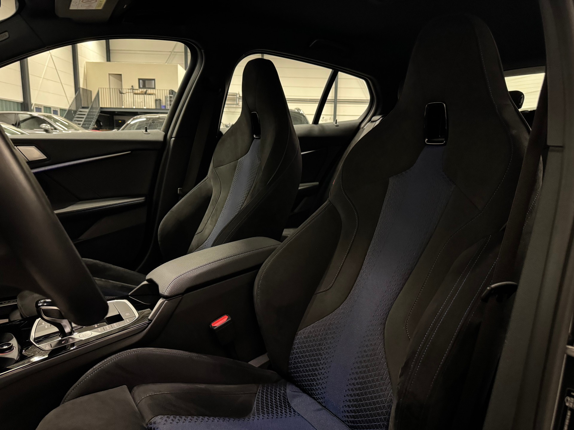 BMW M135i xDrive Steptronic-image-18