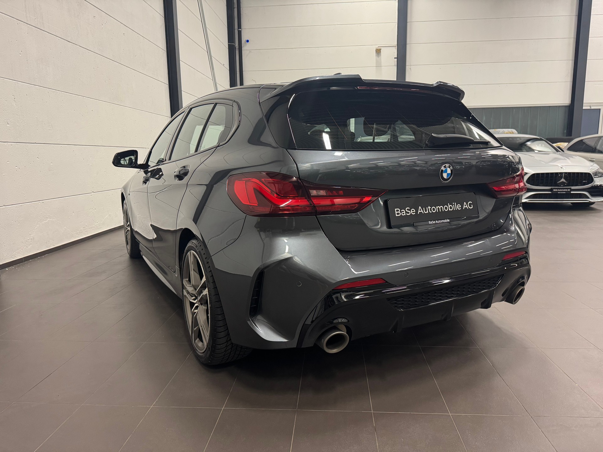 BMW M135i xDrive Steptronic-image-14