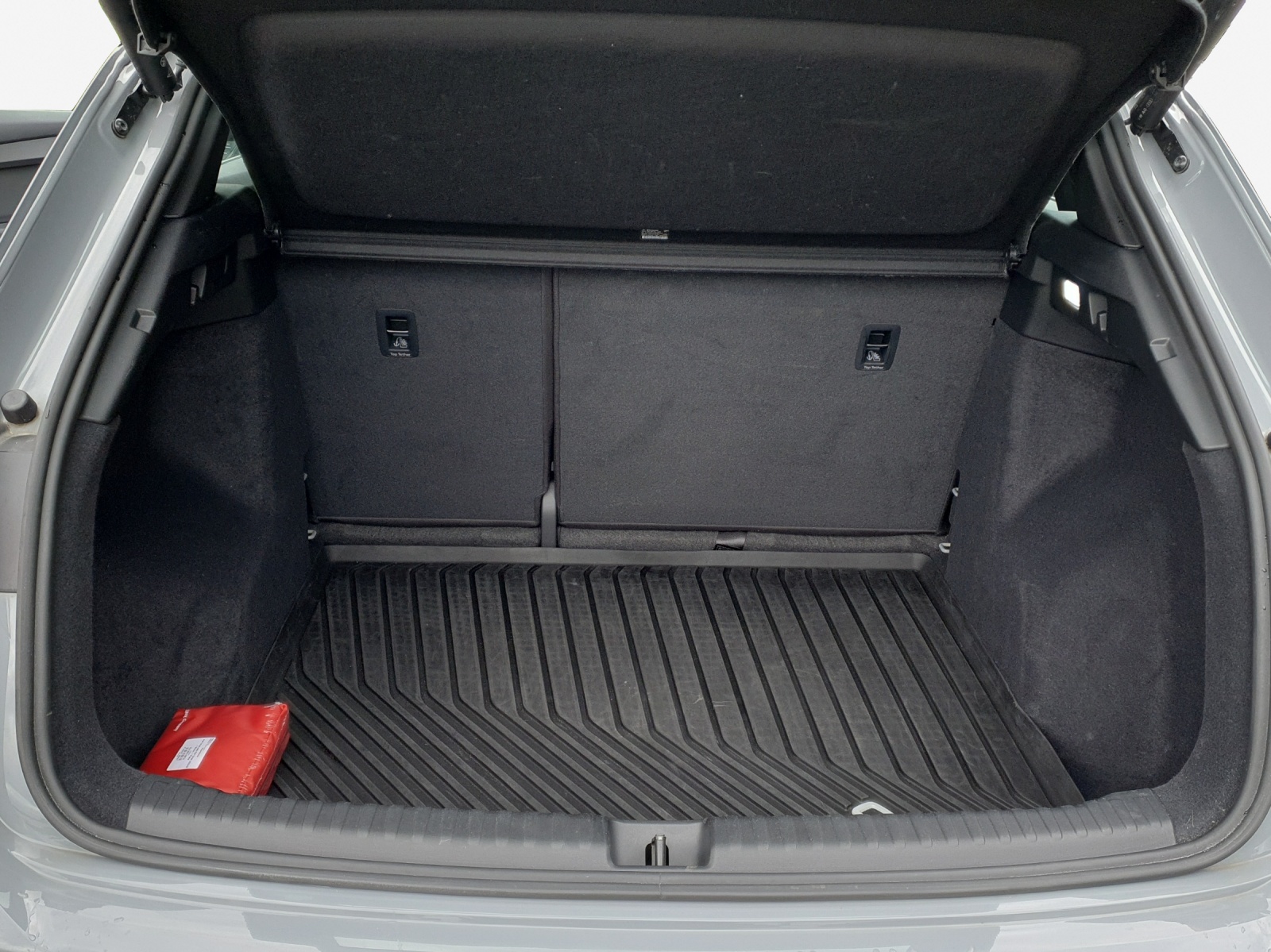 AUDI Q4 e-tron 50 quattro-image-12
