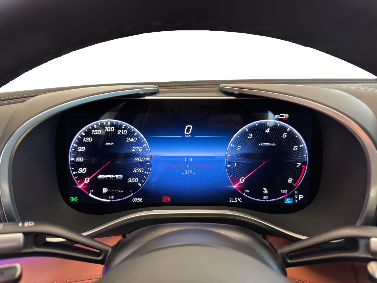MERCEDES-BENZ AMG GT 63 4M+ Executive-image-11