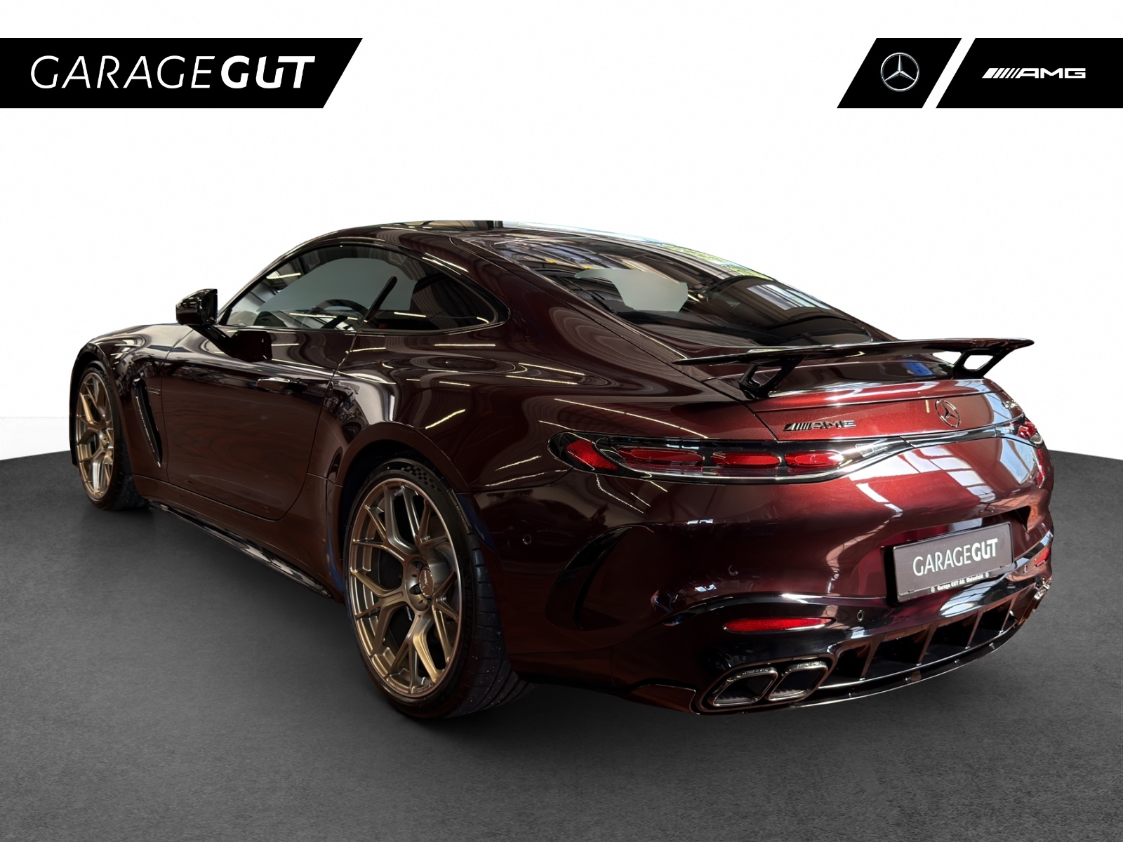 MERCEDES-BENZ AMG GT 63 4M+ Executive-showroom-element-2