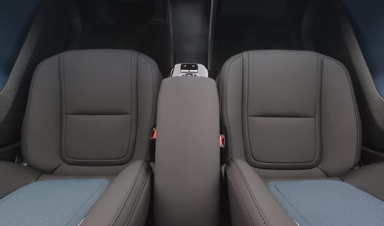 VOLVO EX30 E60 69kWh Twin Plus-image-3