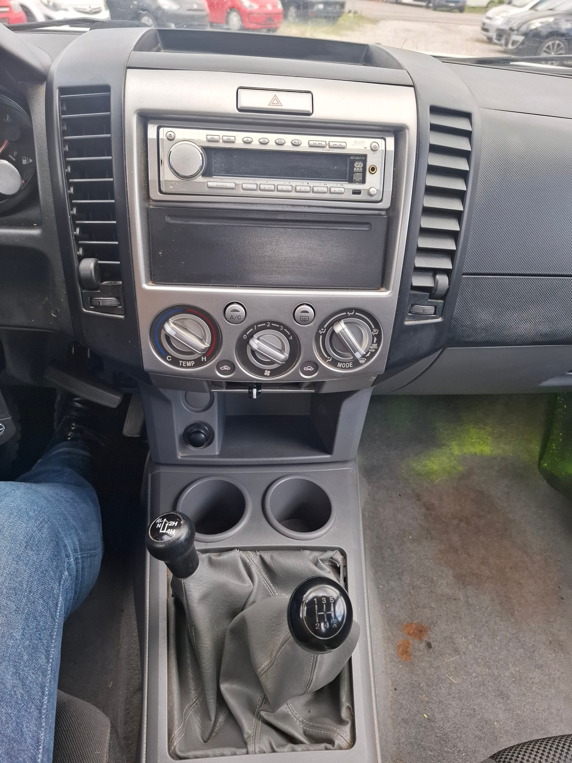 MAZDA BT-50 2.5 CD Tornado 4x4-image-9