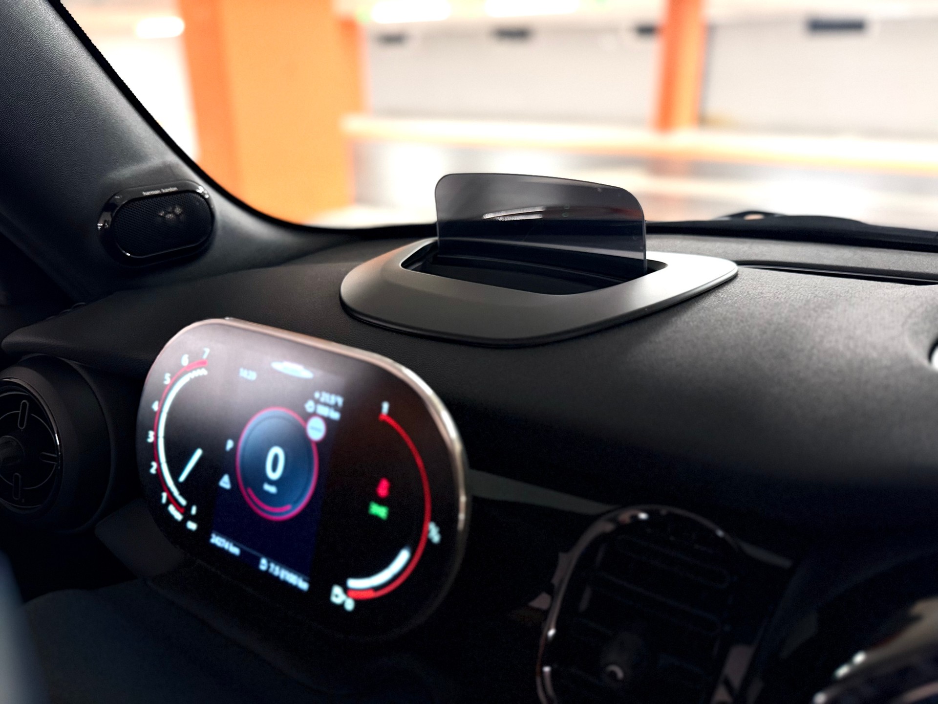 MINI Cooper John Cooper Works Cabriolet Steptronic-image-17