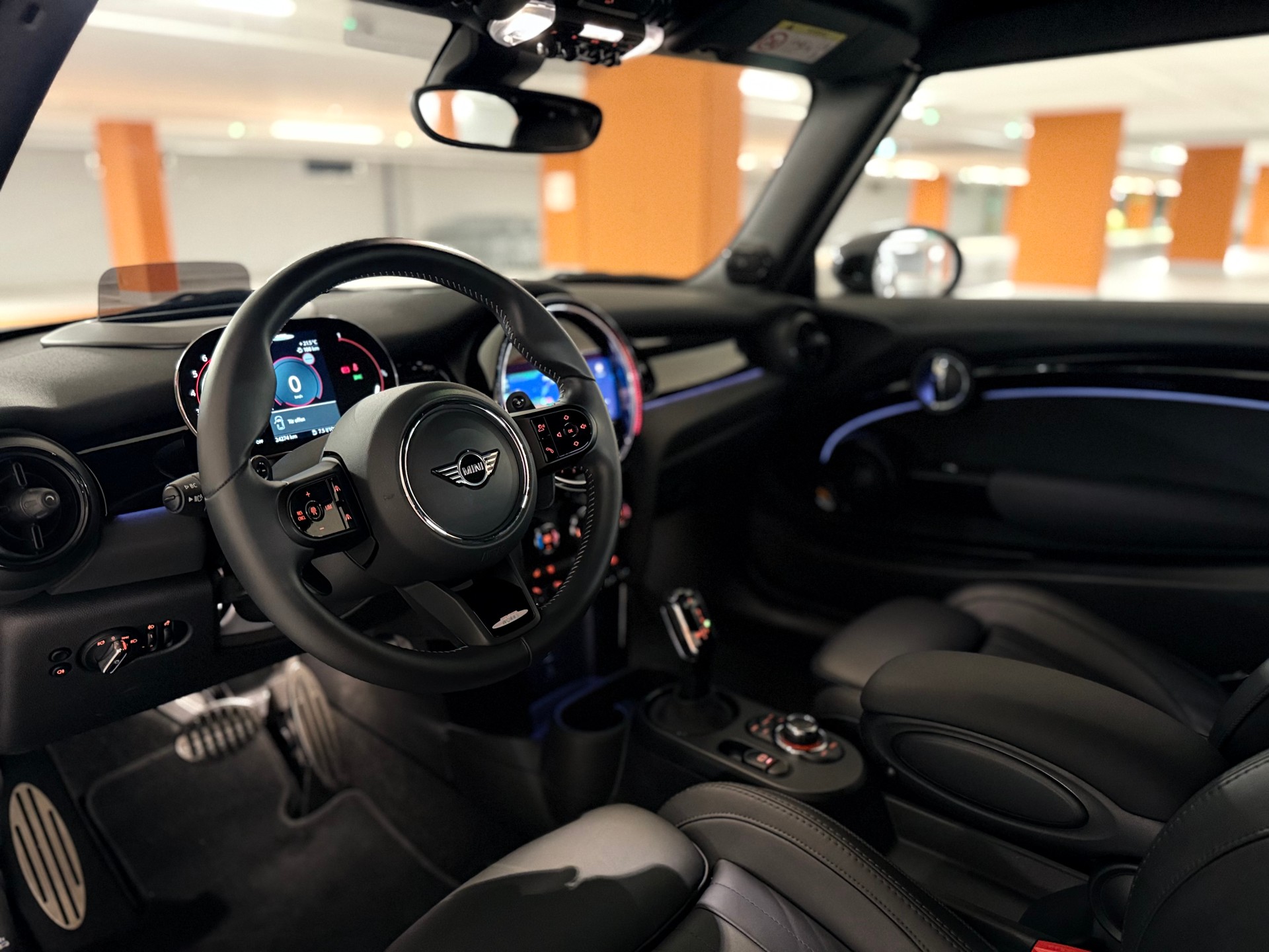 MINI Cooper John Cooper Works Cabriolet Steptronic-image-11