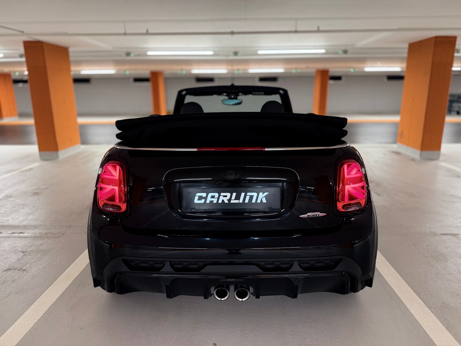 MINI Cooper John Cooper Works Cabriolet Steptronic-image-10
