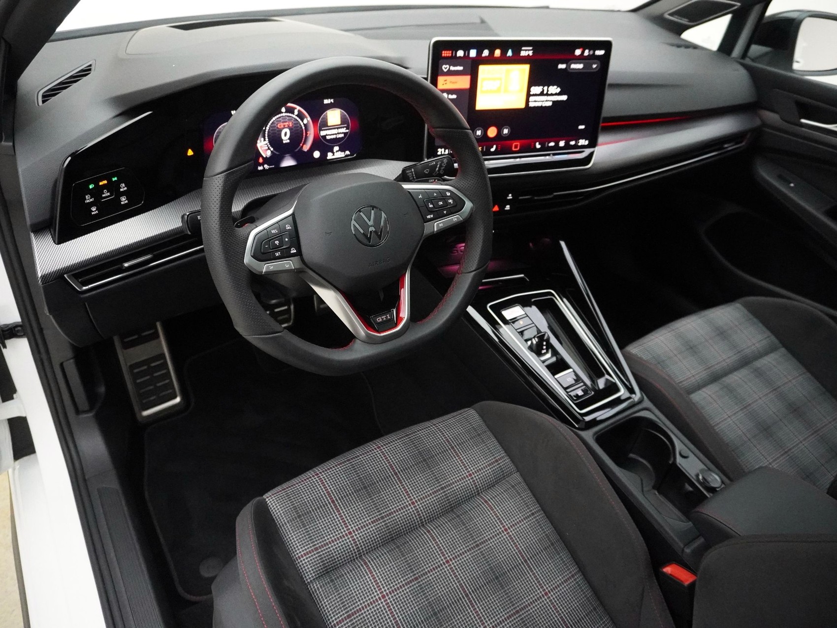 VW Golf 8.5 2.0 TSI DSG GTI Black Style (2025) ** Harman/Kardon / Head-Up / Panoramadach **-image-8