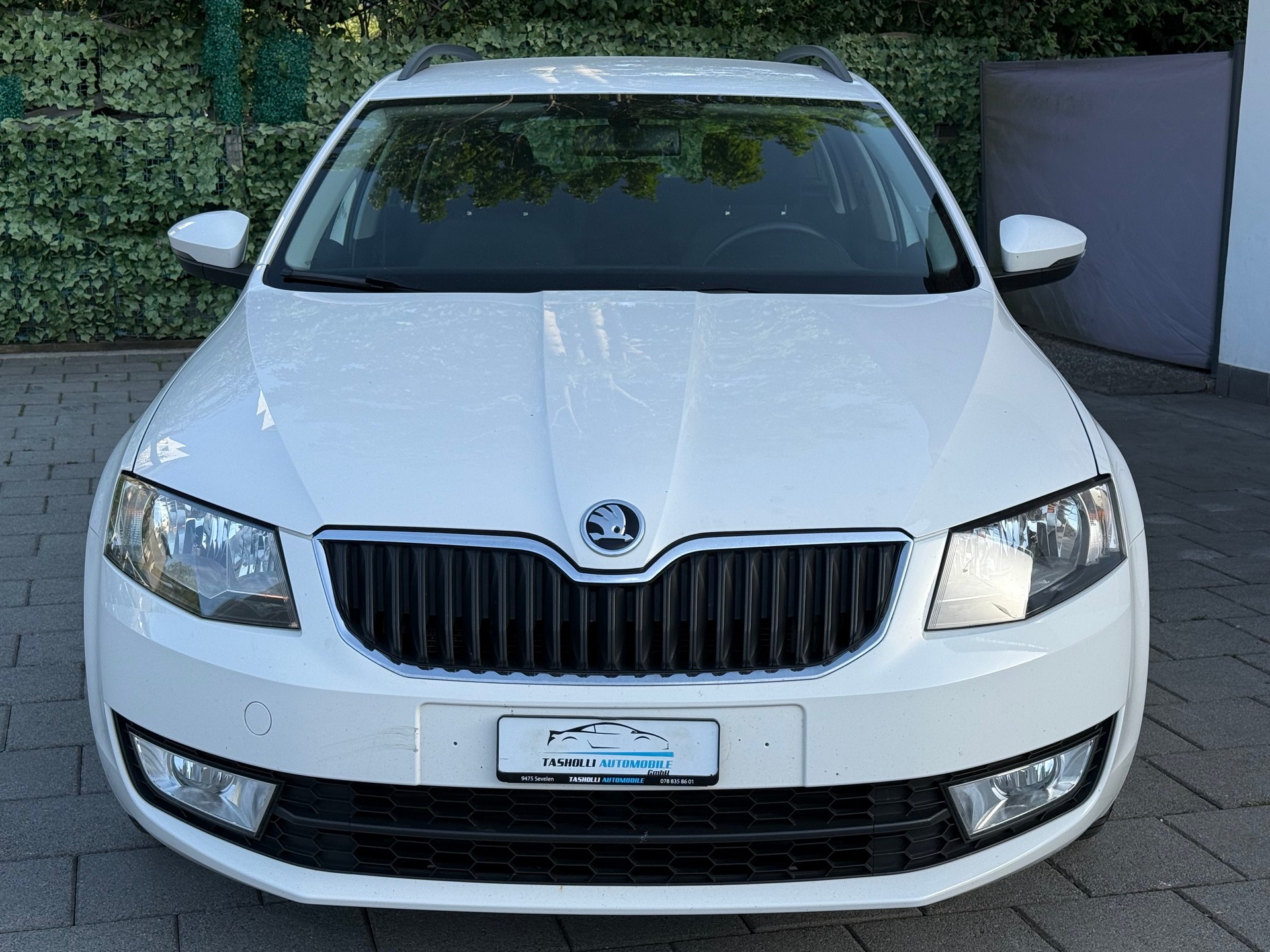 SKODA Octavia Combi 1.6 TDI GreenLine-image-1