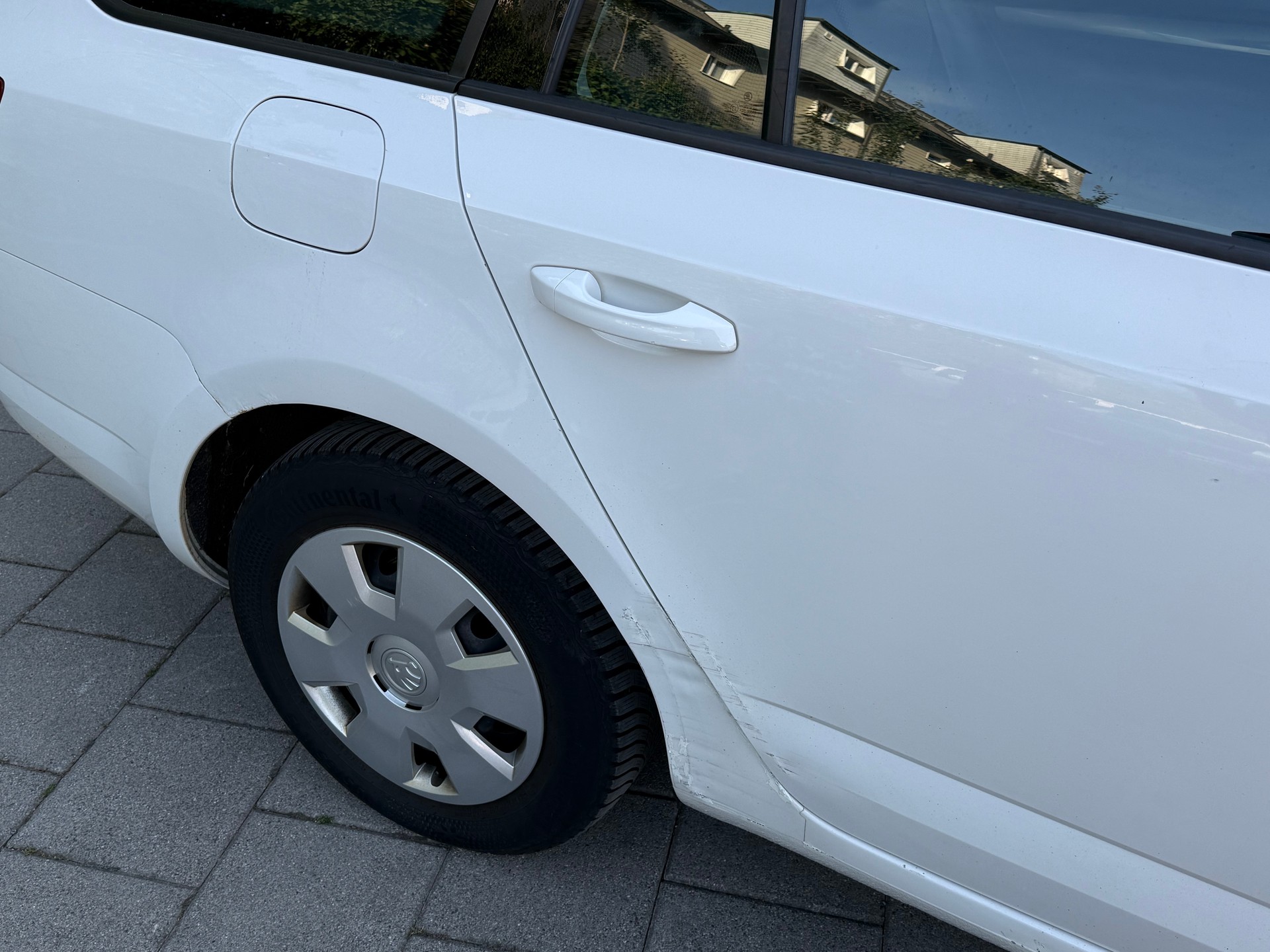 SKODA Octavia Combi 1.6 TDI GreenLine-image-9