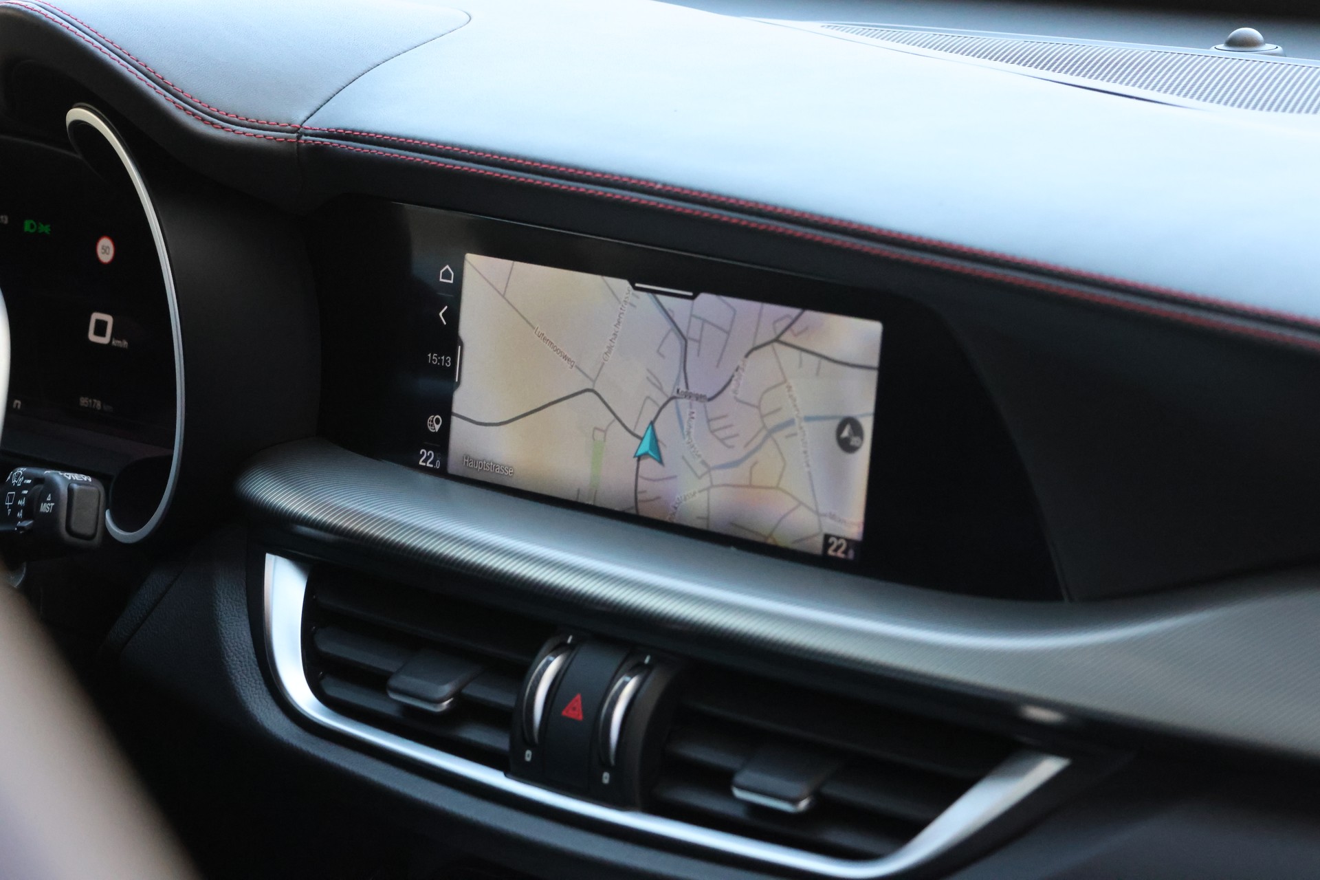 ALFA ROMEO Stelvio 2.0 Competizione Pack Sky Q4 AT8 (CH)-image-19