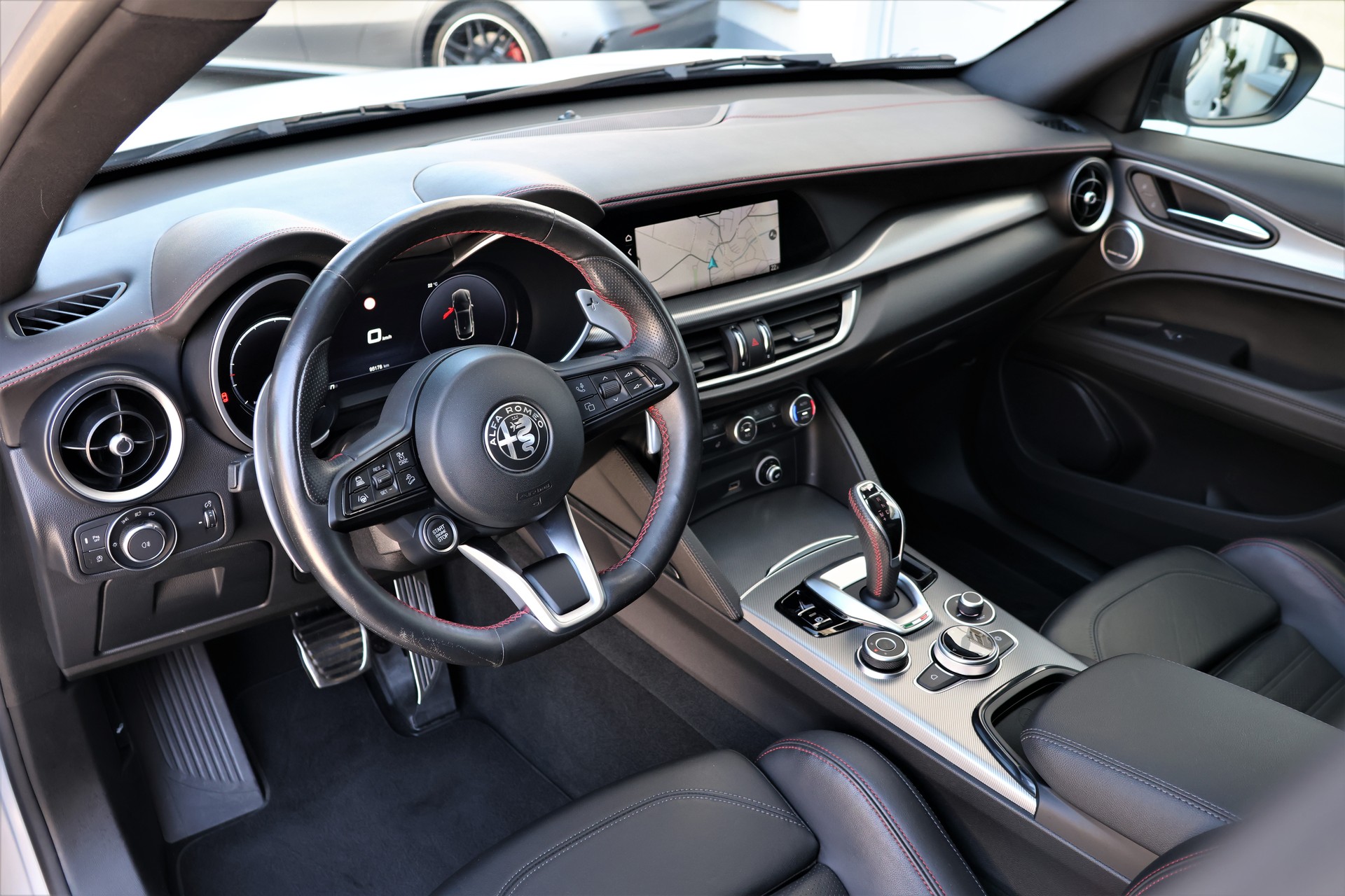 ALFA ROMEO Stelvio 2.0 Competizione Pack Sky Q4 AT8 (CH)-image-10