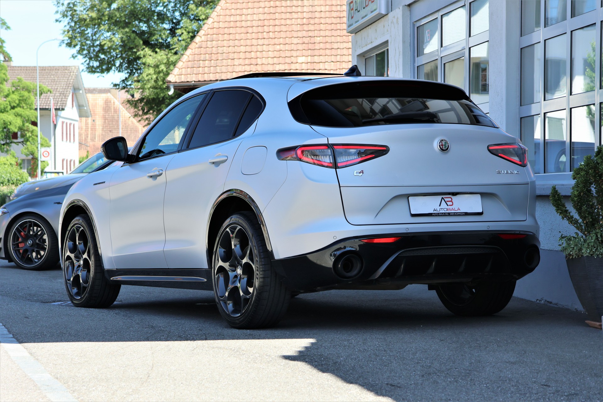 ALFA ROMEO Stelvio 2.0 Competizione Pack Sky Q4 AT8 (CH)-image-2