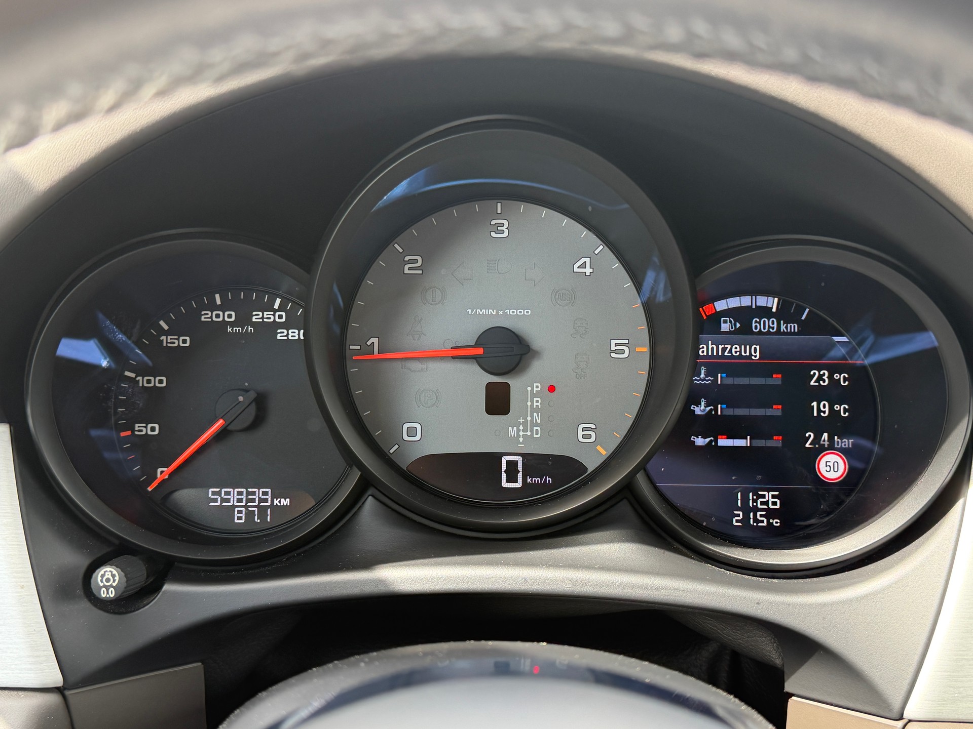PORSCHE Macan S Diesel PDK-image-12