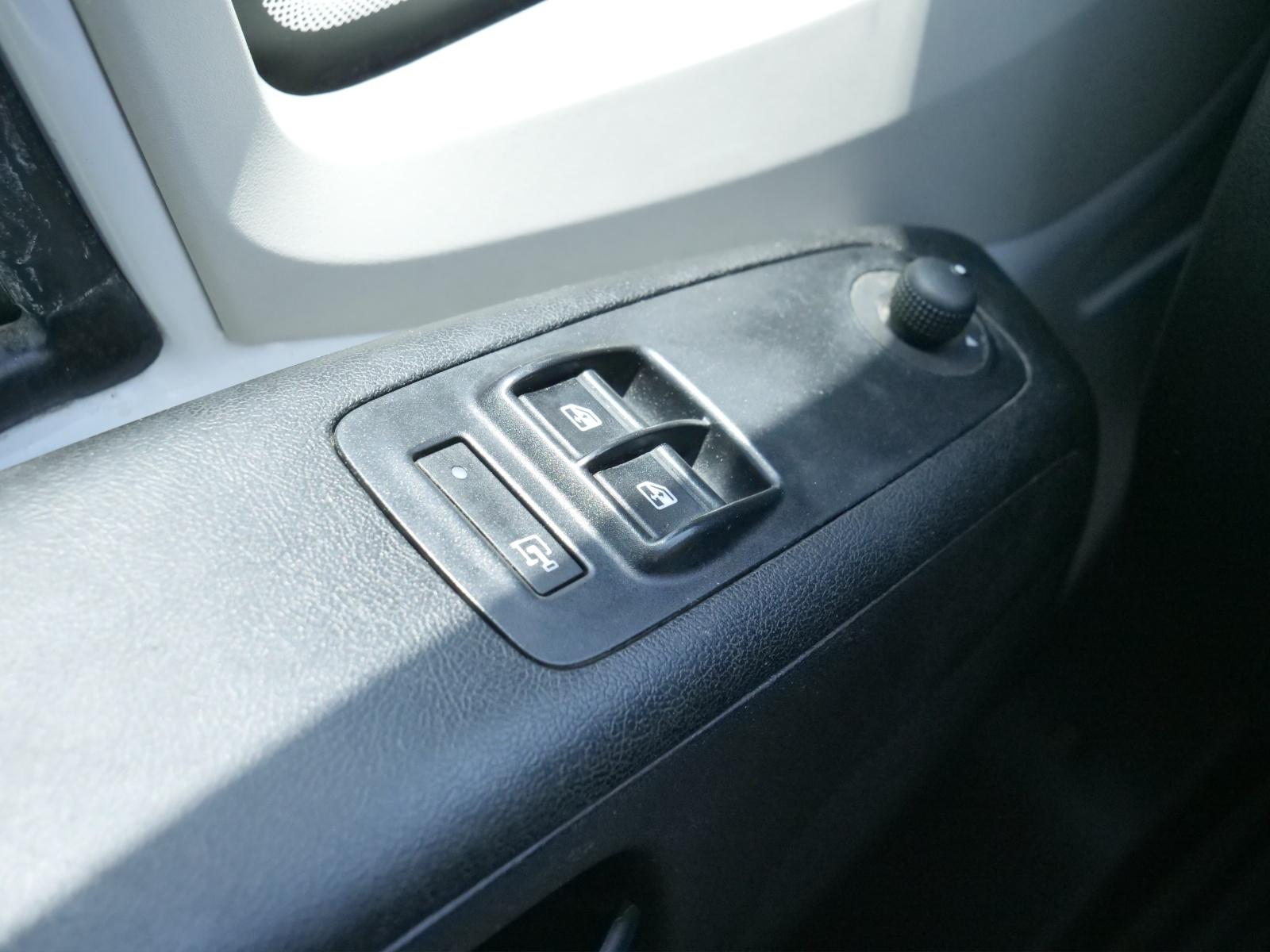 CITROEN Jumper 30 L1H1 2.2 BlueHDi 120 Control S/S-image-10