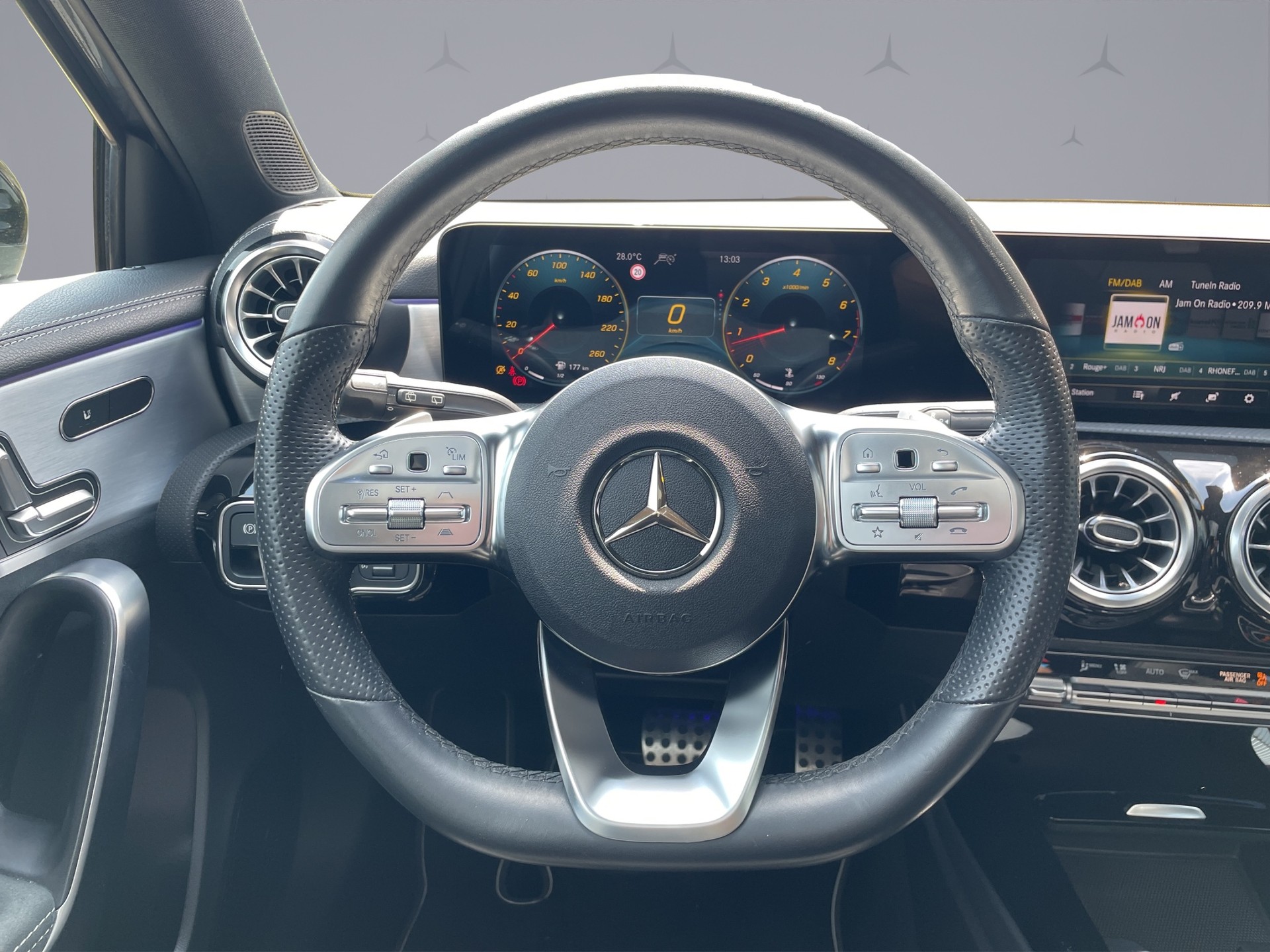 MERCEDES-BENZ A 250 AMG Line 4m-image-11