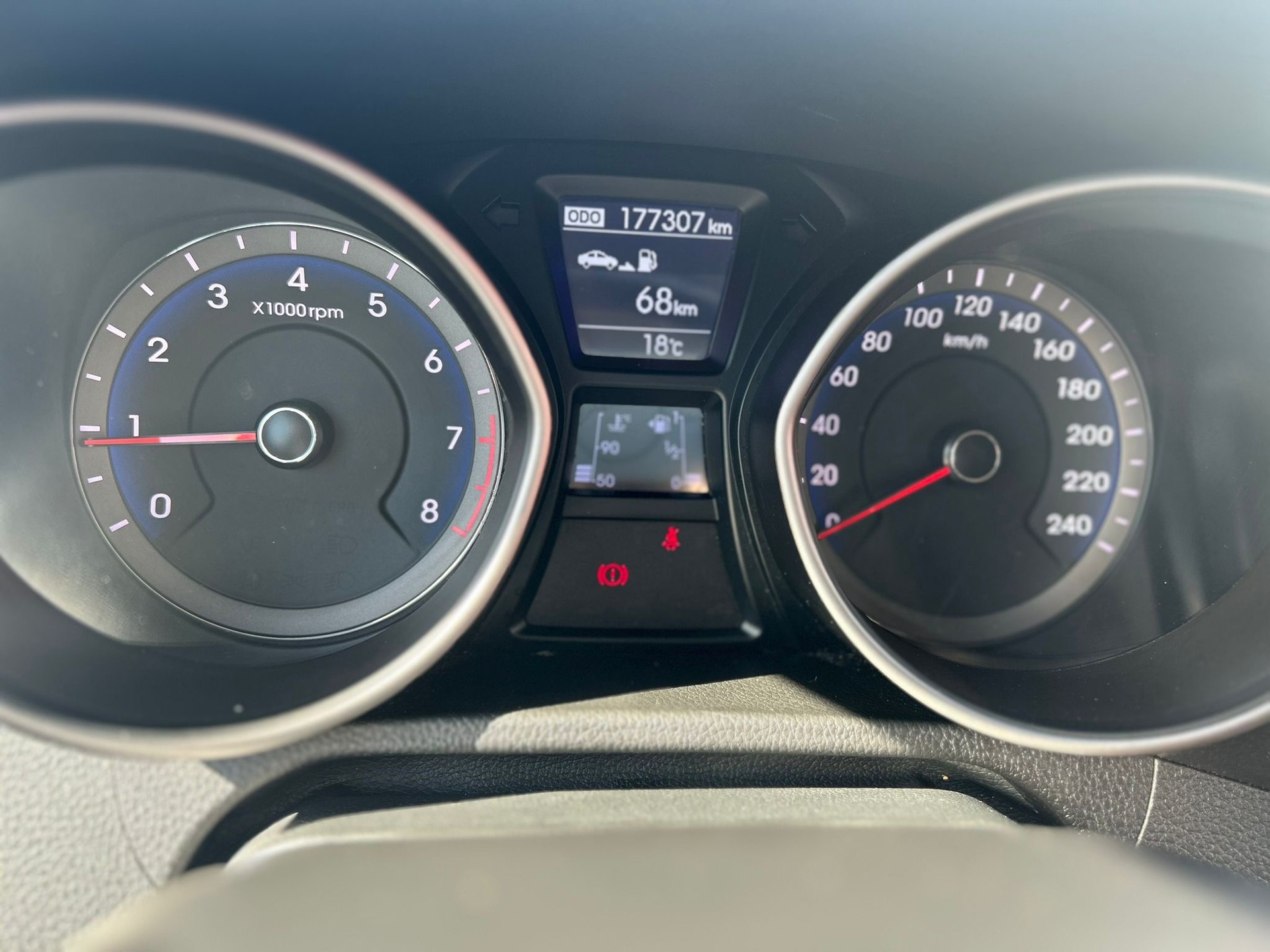 HYUNDAI i30 1.4 Comfort-image-9
