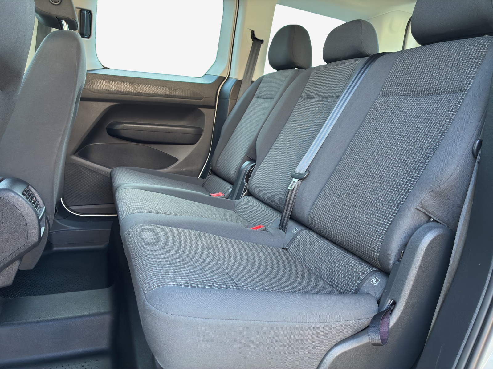 VW Caddy 2.0 TDI 4Motion-image-11