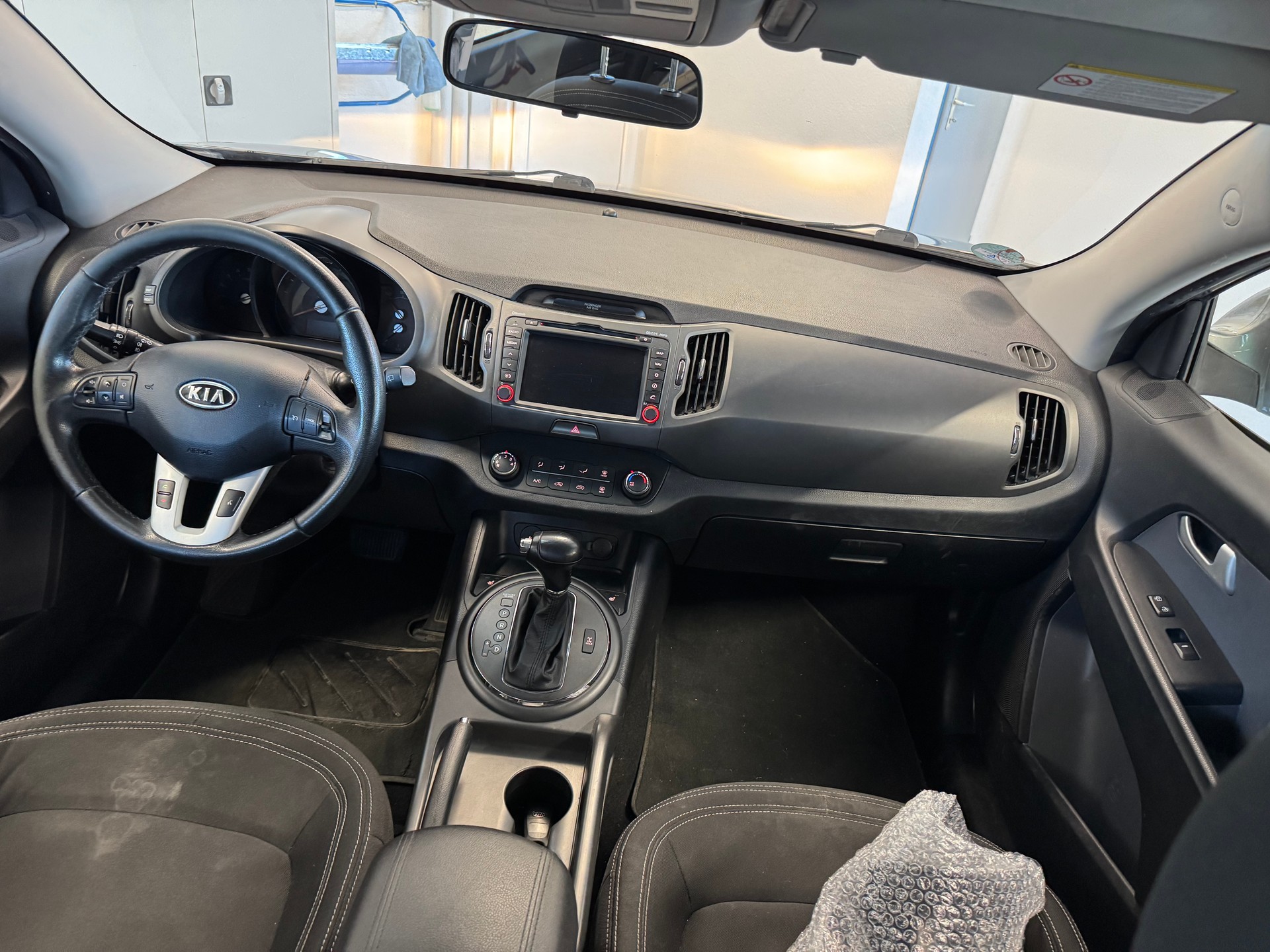KIA Sportage 2.0 CRDi Trend 4WD Automatic-image-9