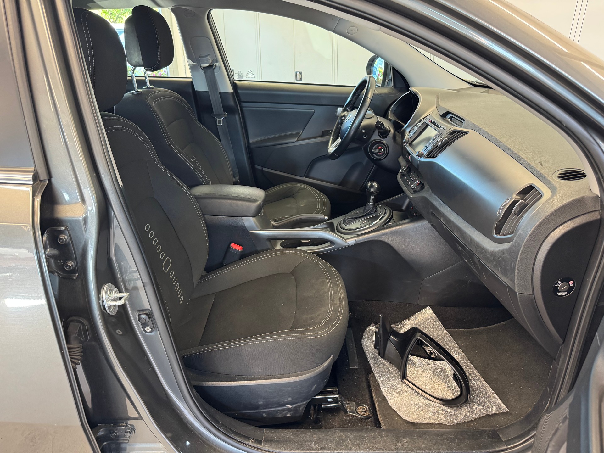 KIA Sportage 2.0 CRDi Trend 4WD Automatic-image-10