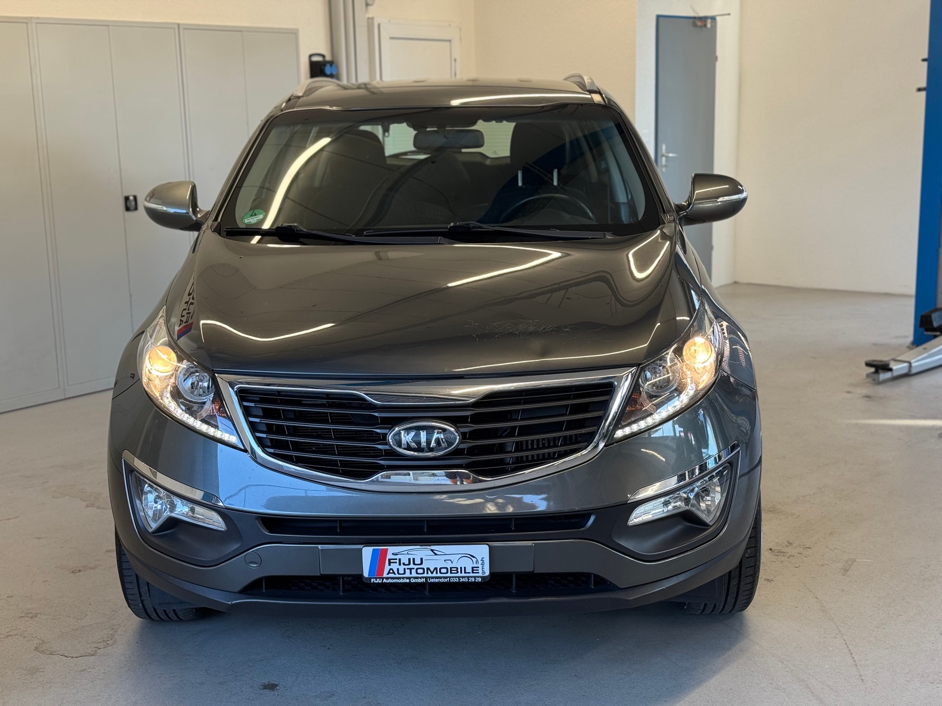KIA Sportage 2.0 CRDi Trend 4WD Automatic-image-1
