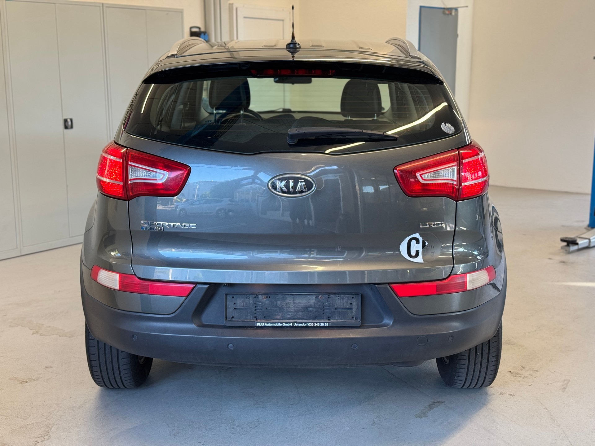 KIA Sportage 2.0 CRDi Trend 4WD Automatic-image-4