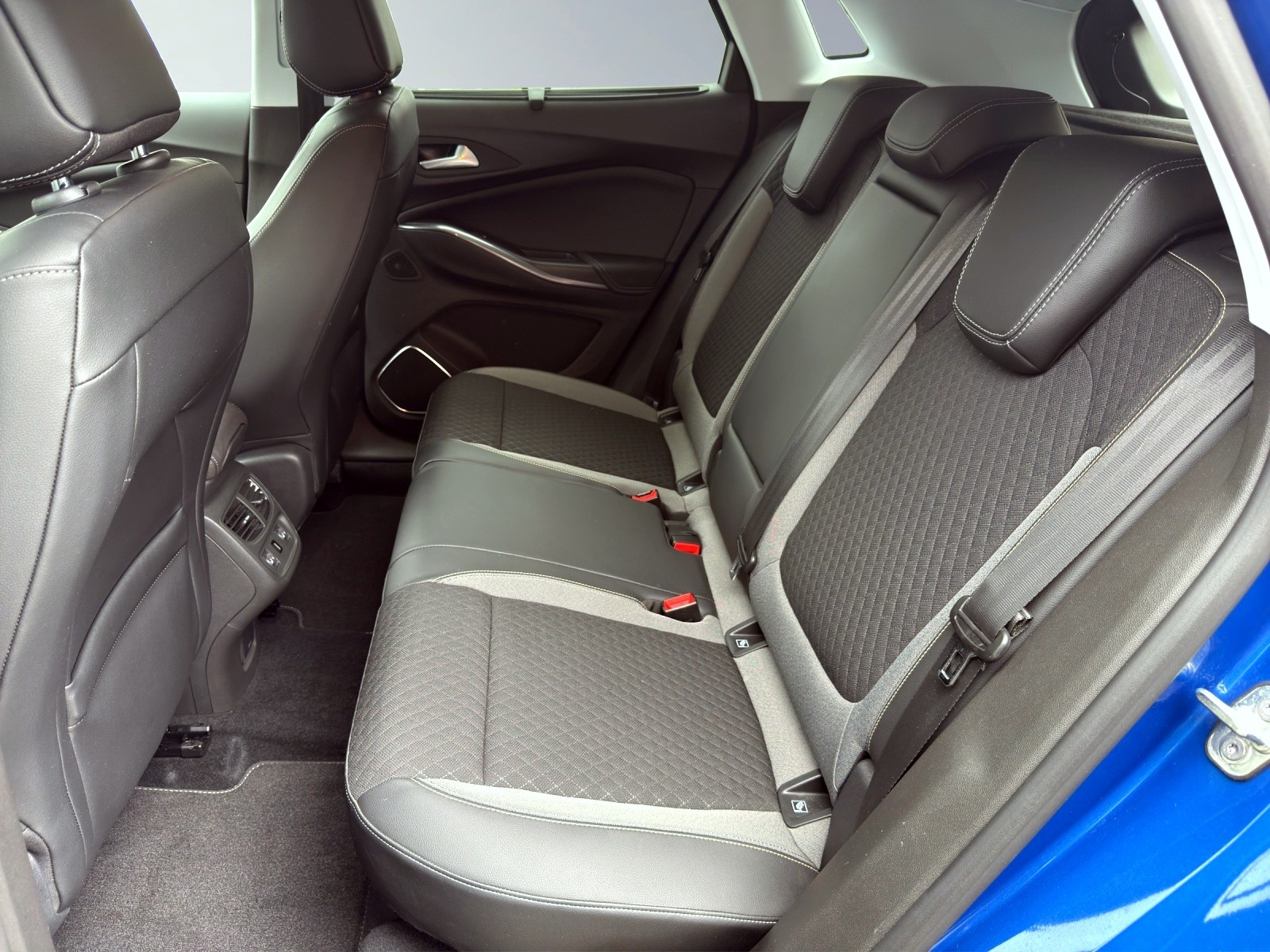 OPEL Grandland X 2.0 CDTi Ultimate-image-10