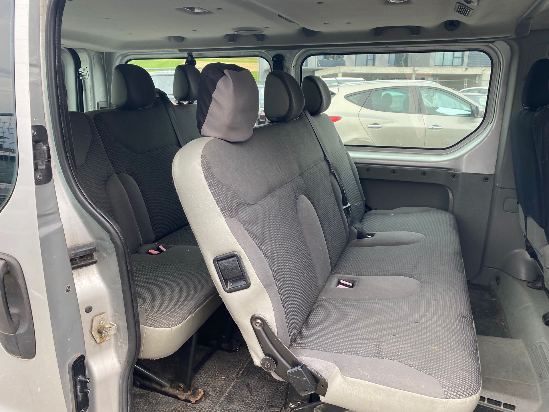 OPEL Vivaro 2.5 CDTI 2.9t L2H1-image-12