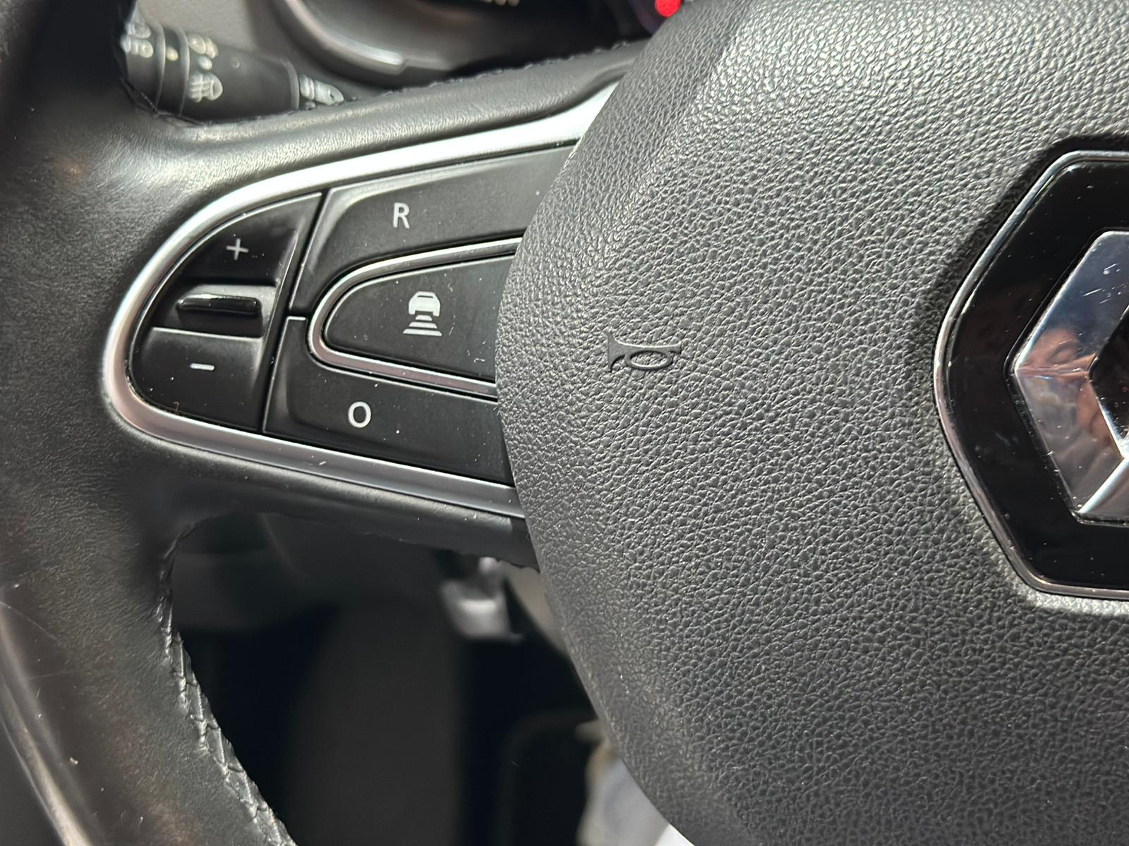 RENAULT Mégane 1.2 16V Turbo Bose-image-11