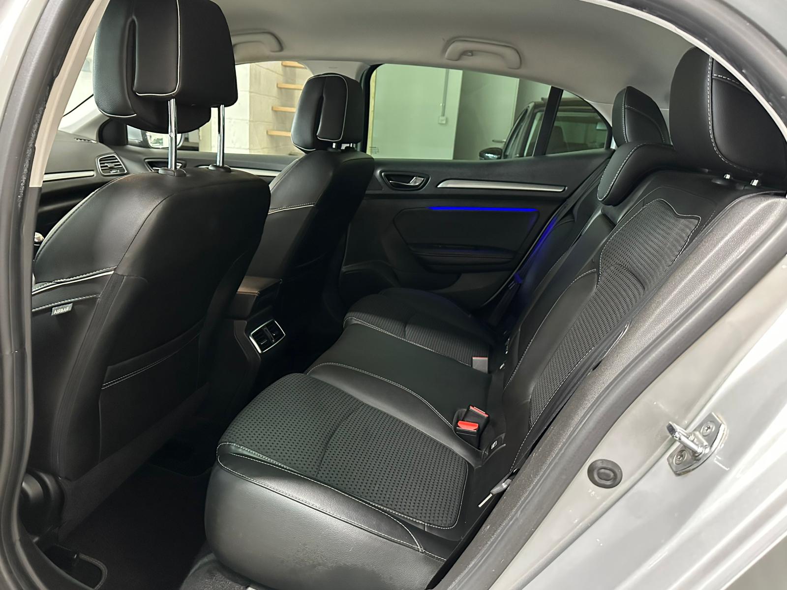 RENAULT Mégane 1.2 16V Turbo Bose-image-8