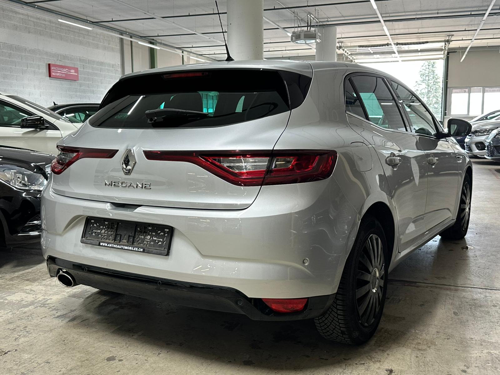 RENAULT Mégane 1.2 16V Turbo Bose-image-5