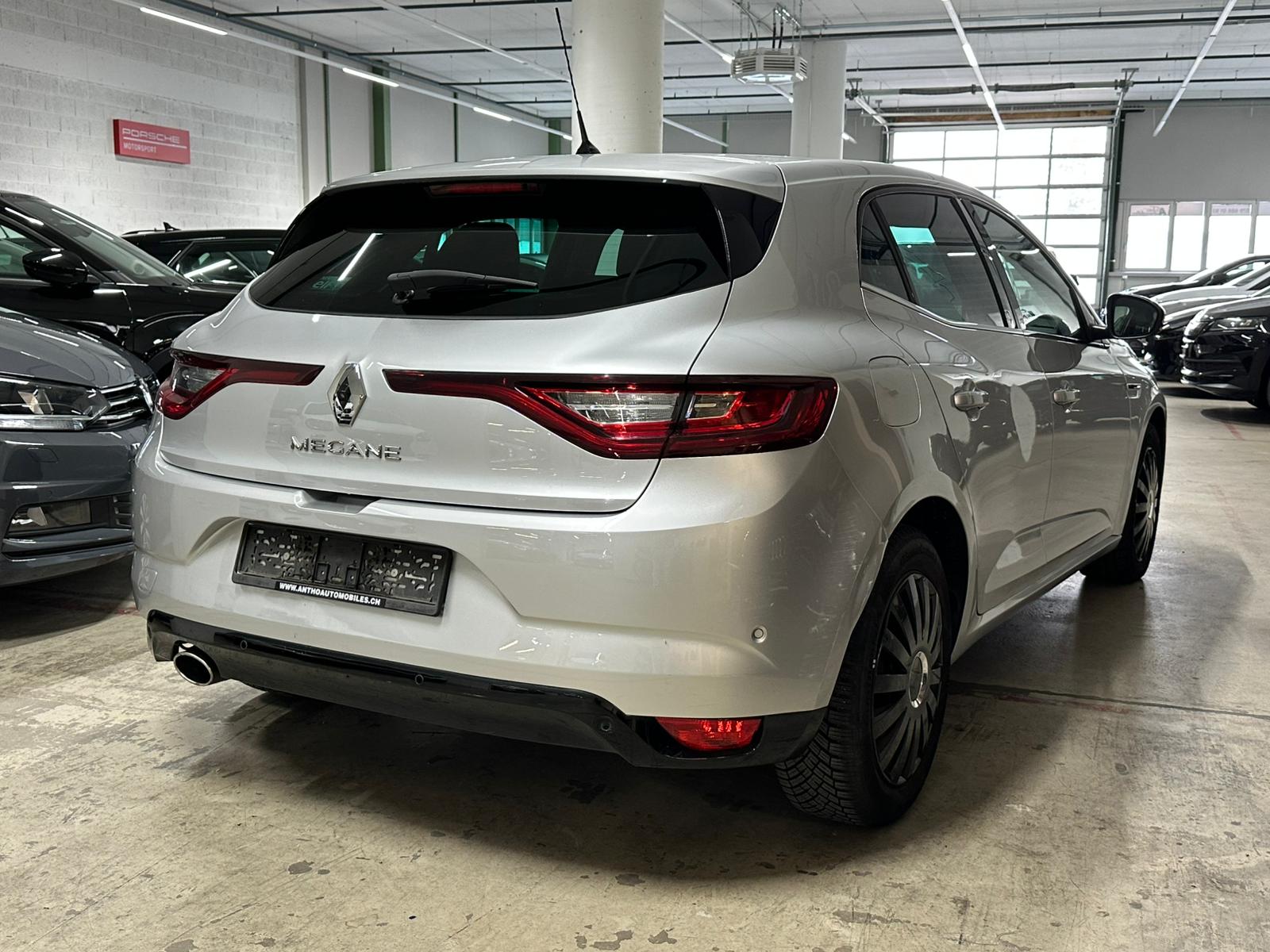 RENAULT Mégane 1.2 16V Turbo Bose-image-5
