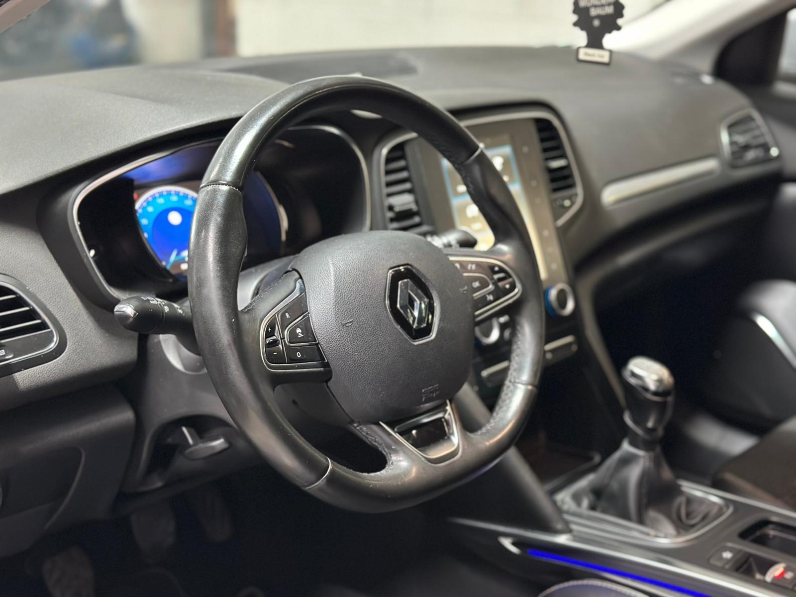 RENAULT Mégane 1.2 16V Turbo Bose-image-7