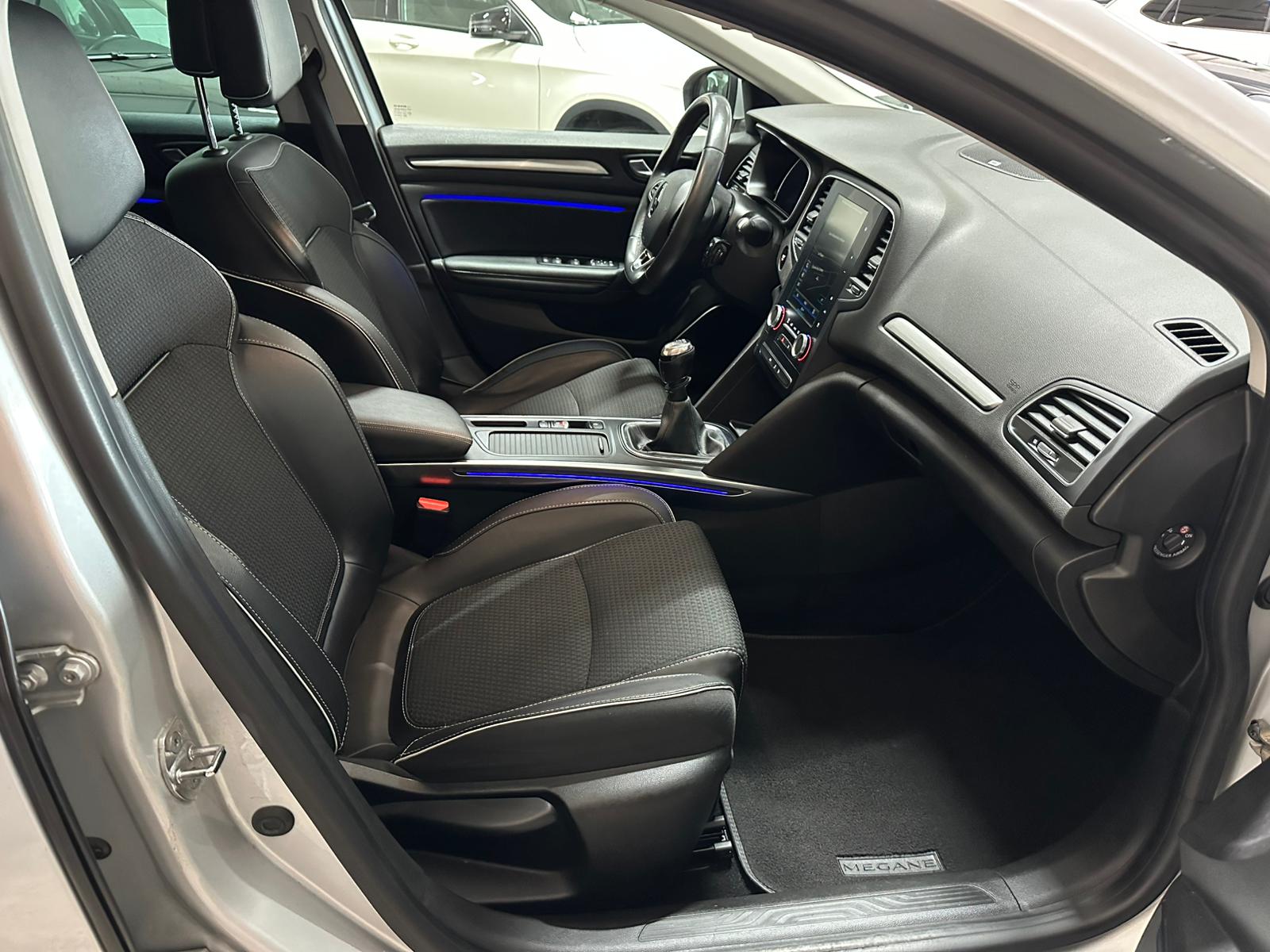 RENAULT Mégane 1.2 16V Turbo Bose-image-10