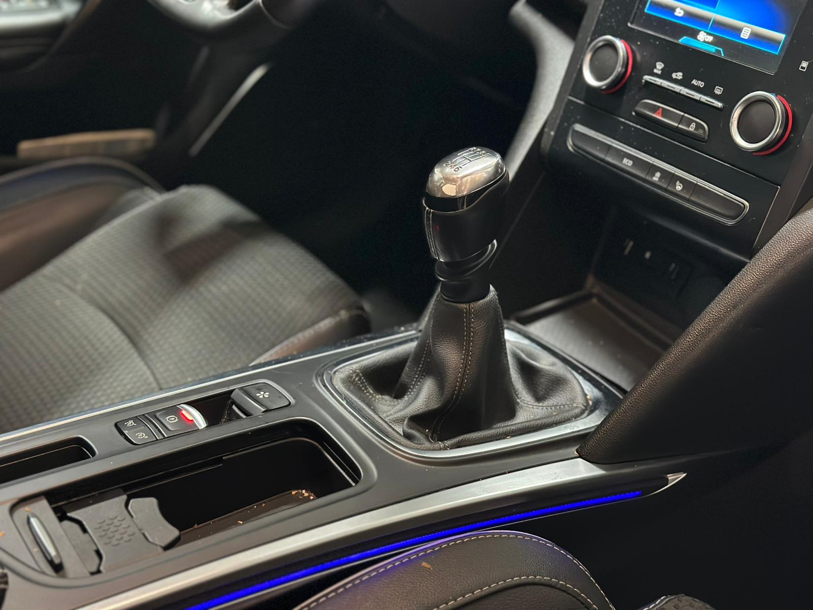 RENAULT Mégane 1.2 16V Turbo Bose-image-10